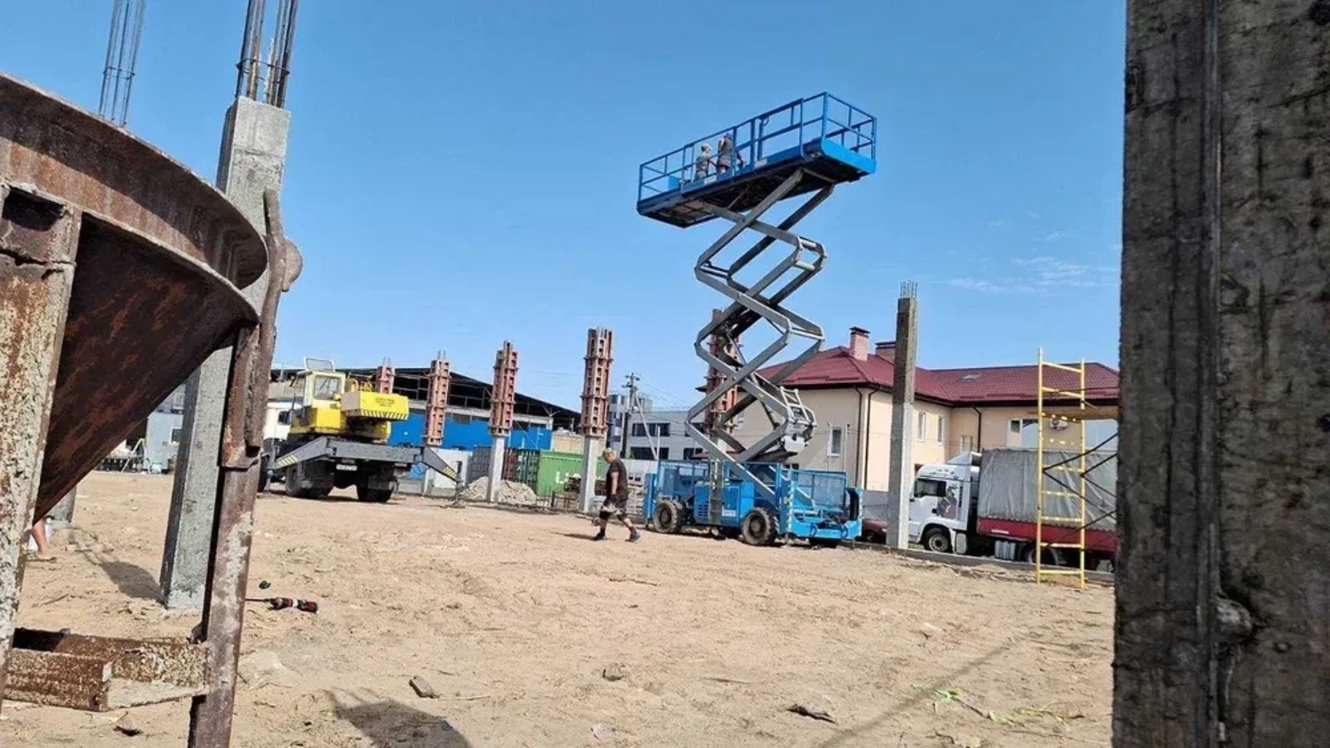 Вакуумний підйомник (захват) для монтажу покрівельних сендвіч-панелей