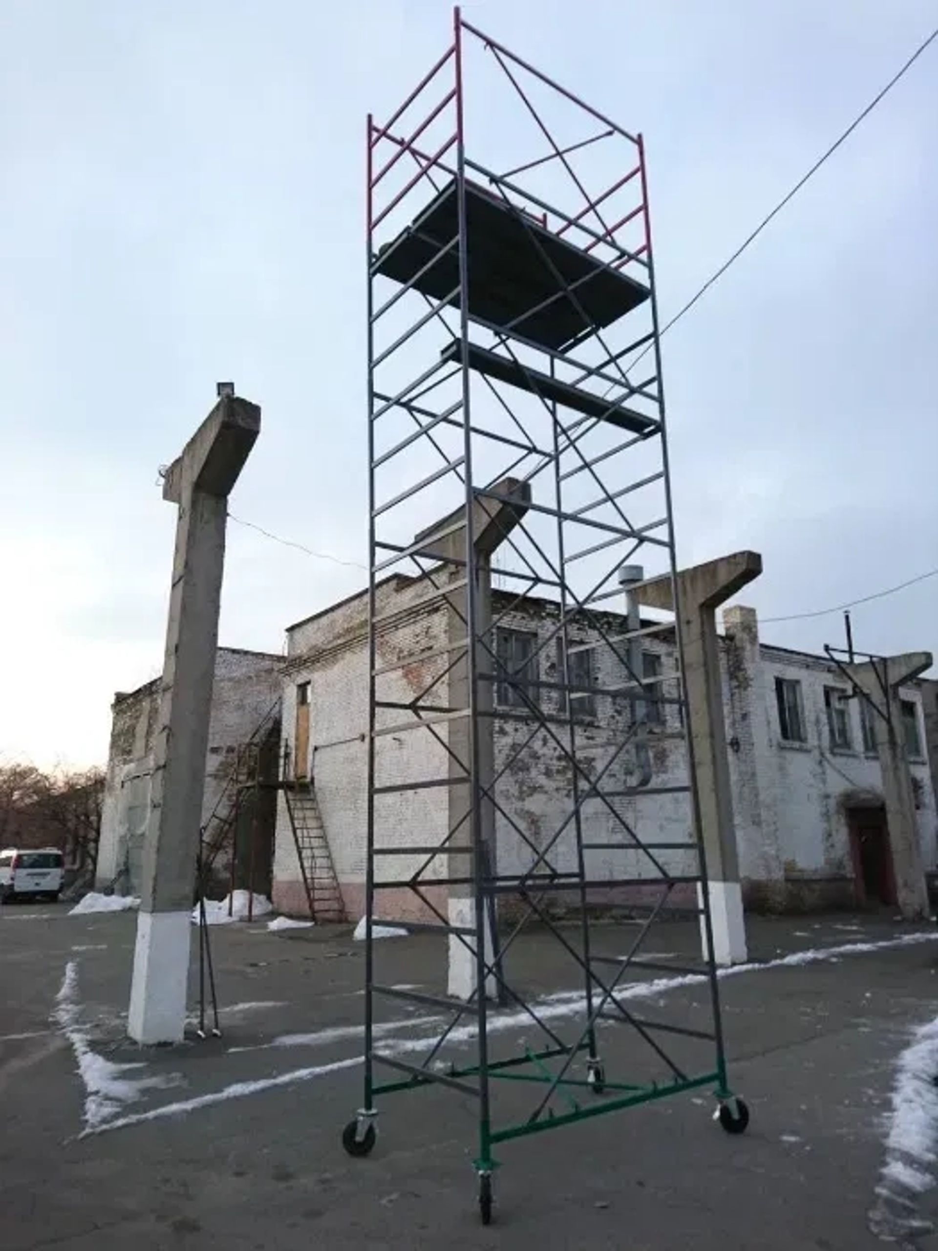 Пересувна вишка тура