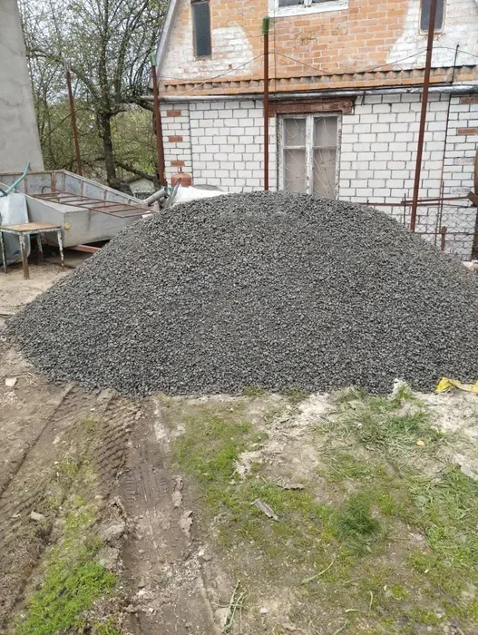 Вивіз сміття . Перевезення будівельних матеріалів.