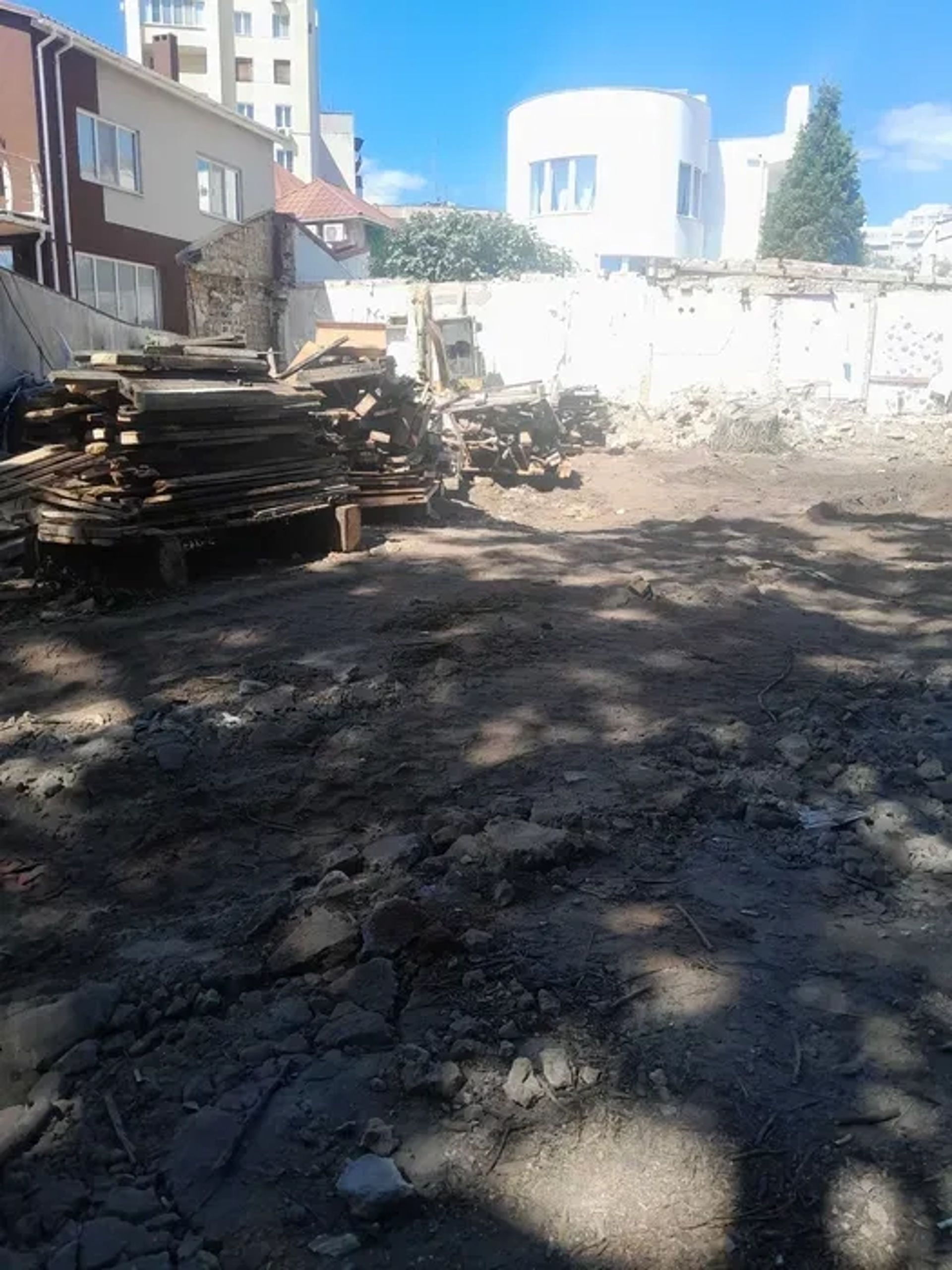 Прибирання тереторій підготовка ділянки під будівництво