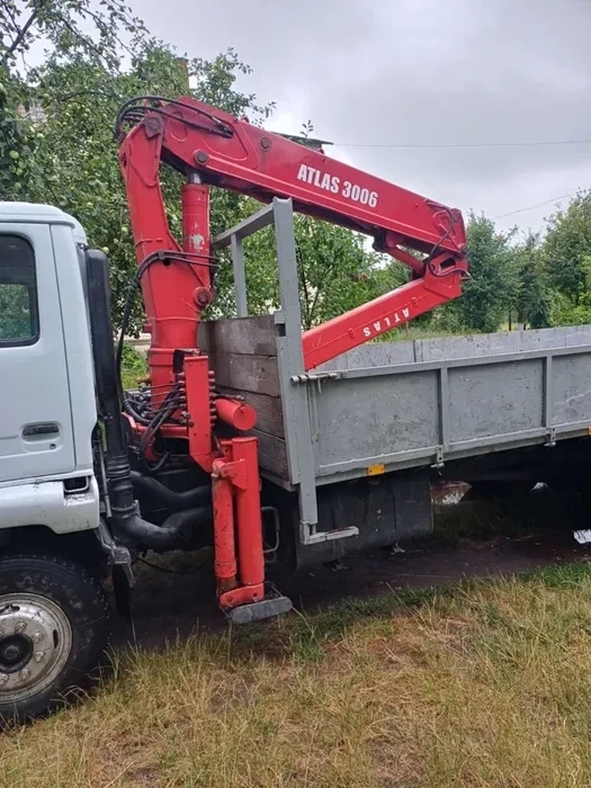 Кран-маніпулятор Atlas 3006 на базі шасі JAC
