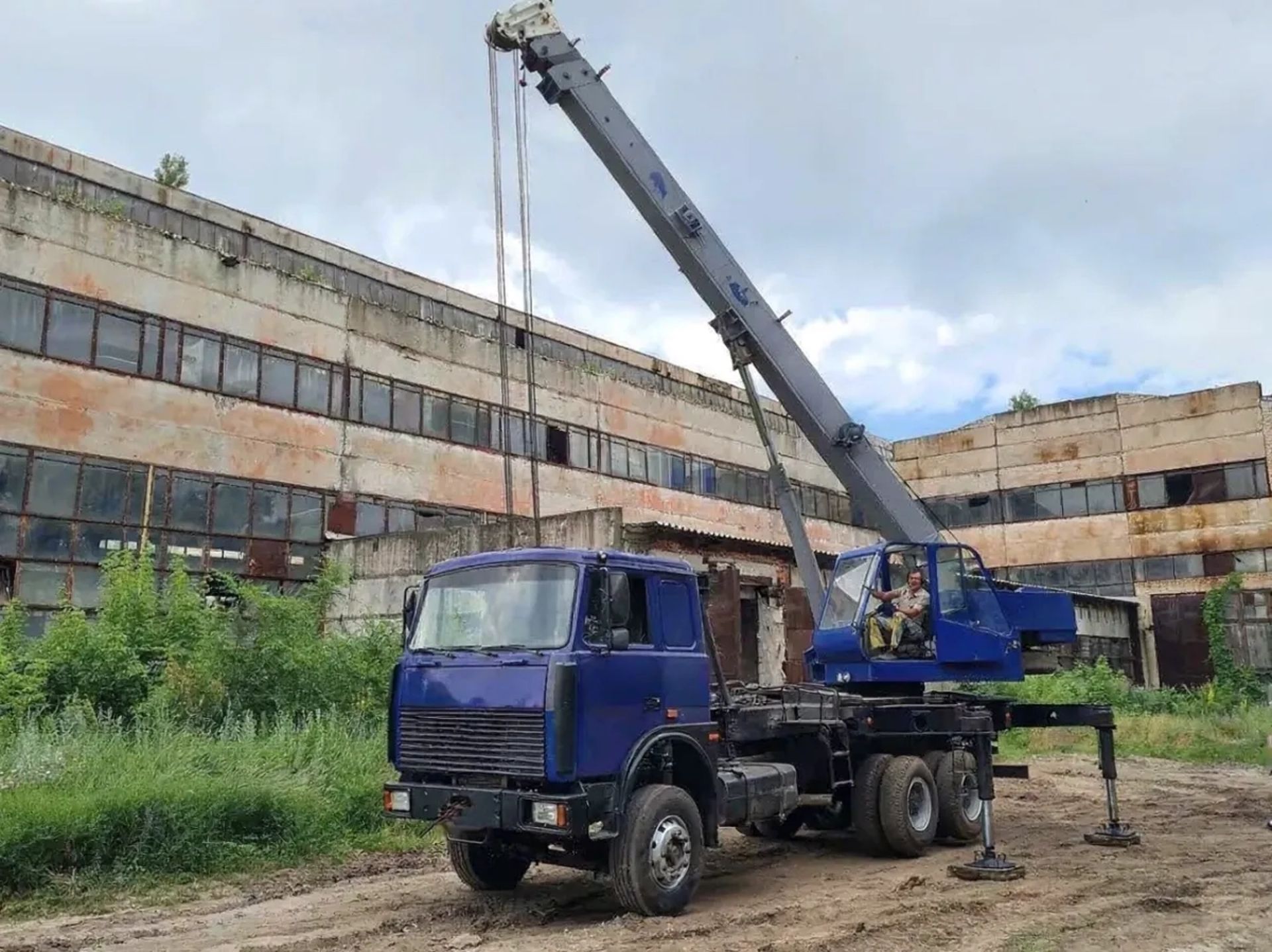 Автокран «Силач» КТА-25 для перекриття дахів