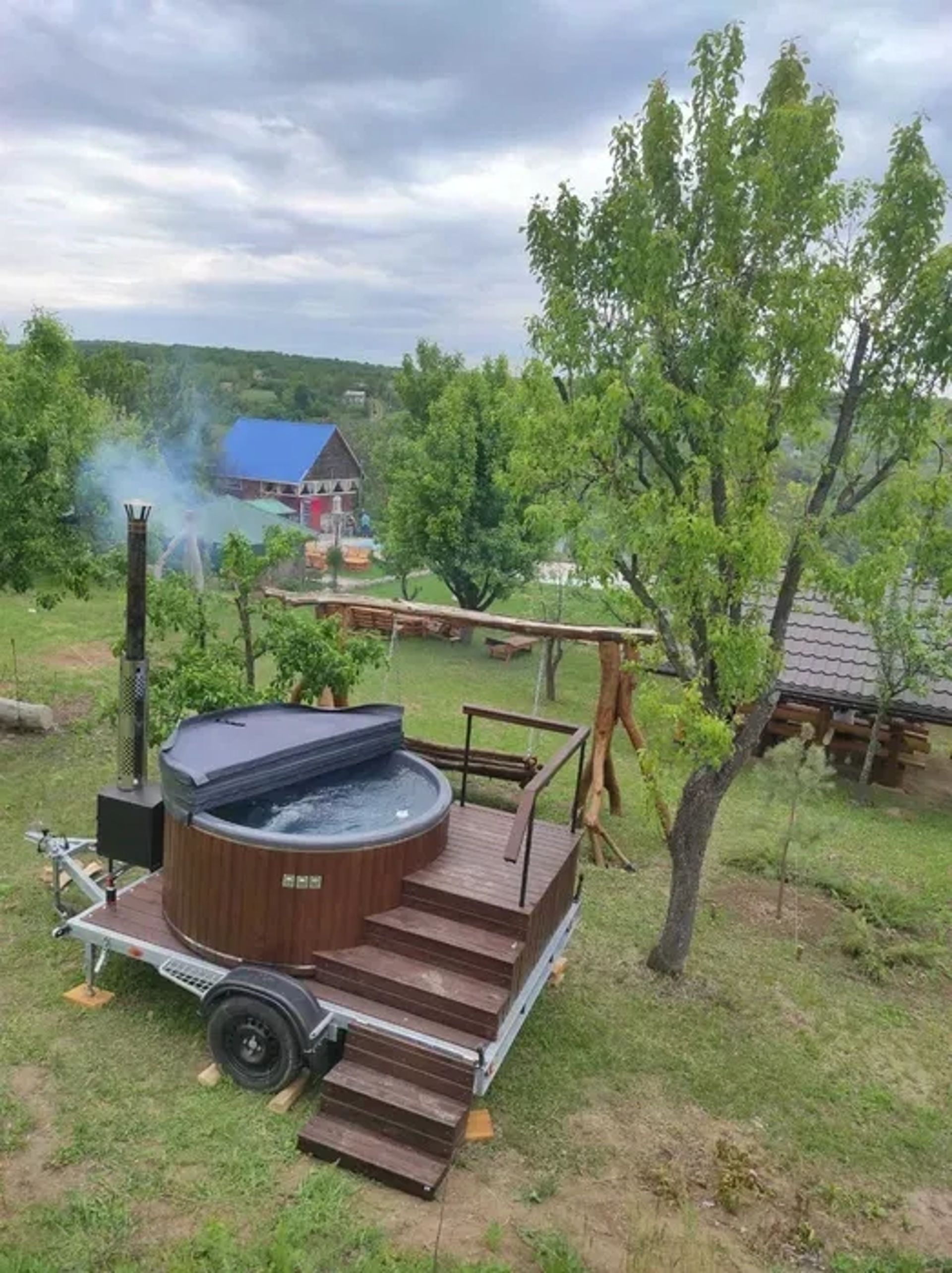 Чан перевізний з підсвіткою та джакузі, подобово