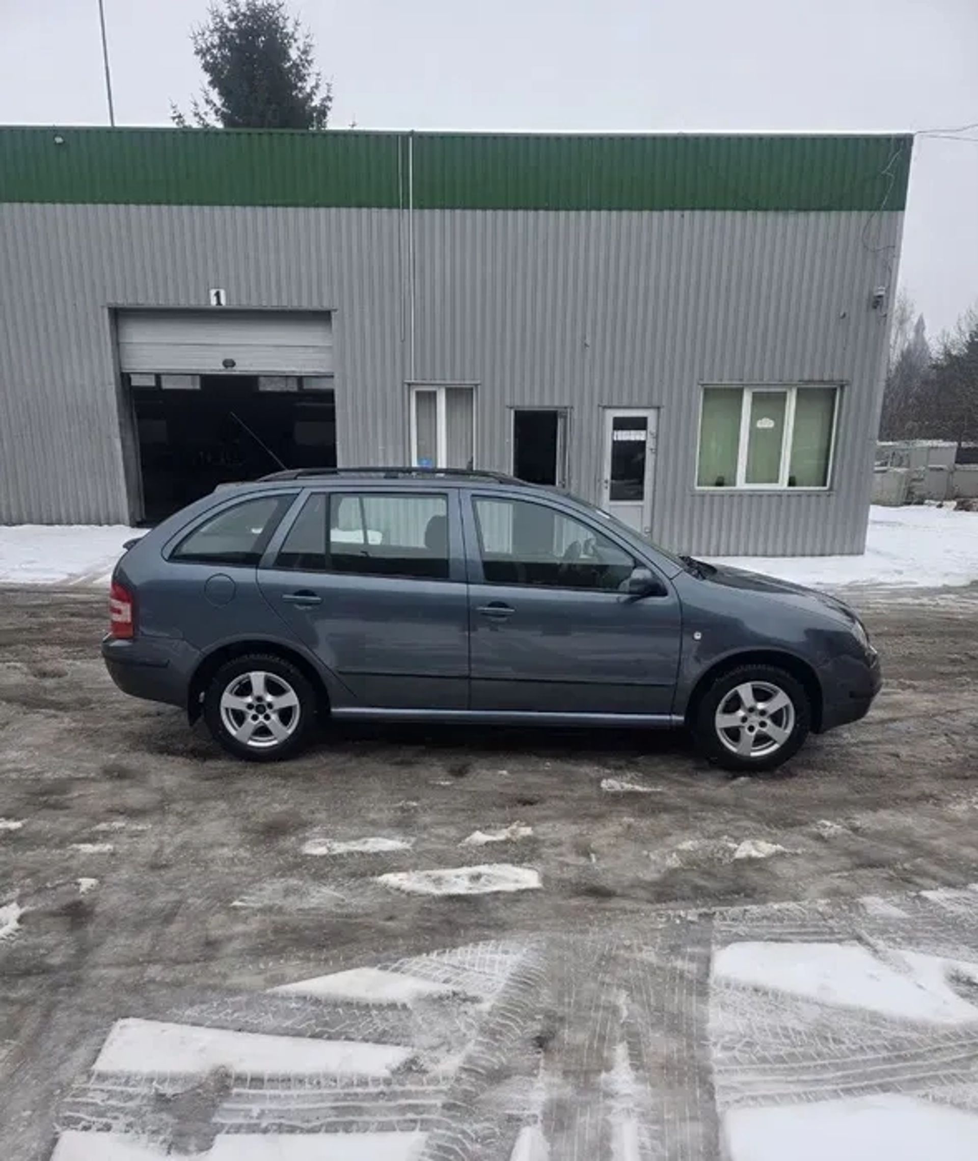 Skoda Fabia Подобово, під таксі.