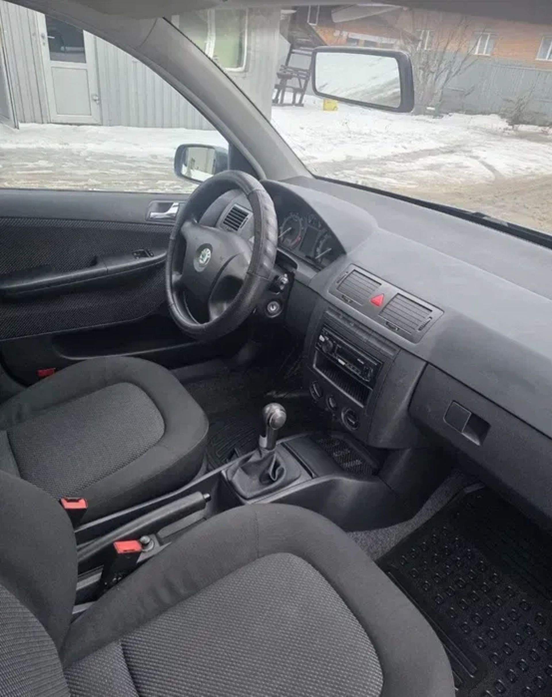 Skoda Fabia Подобово, під таксі.