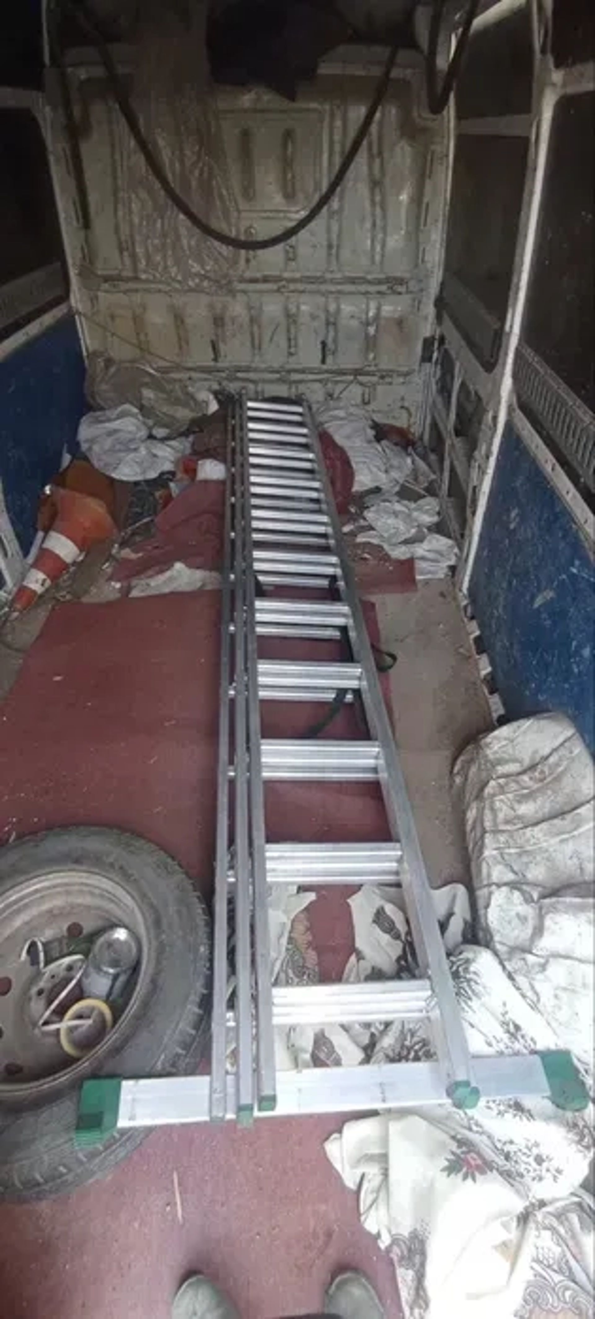Трохсекційна драбина