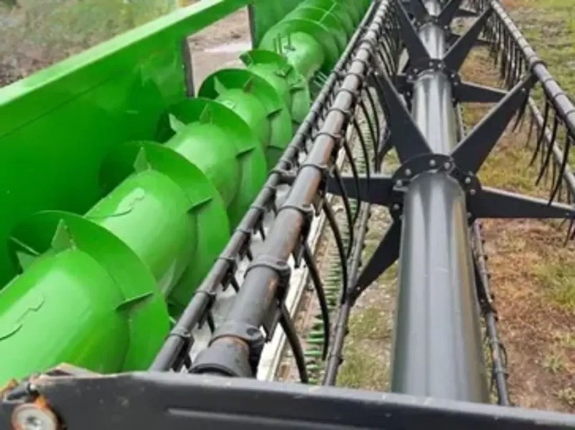 Жниварка John Deere 630 для жнив