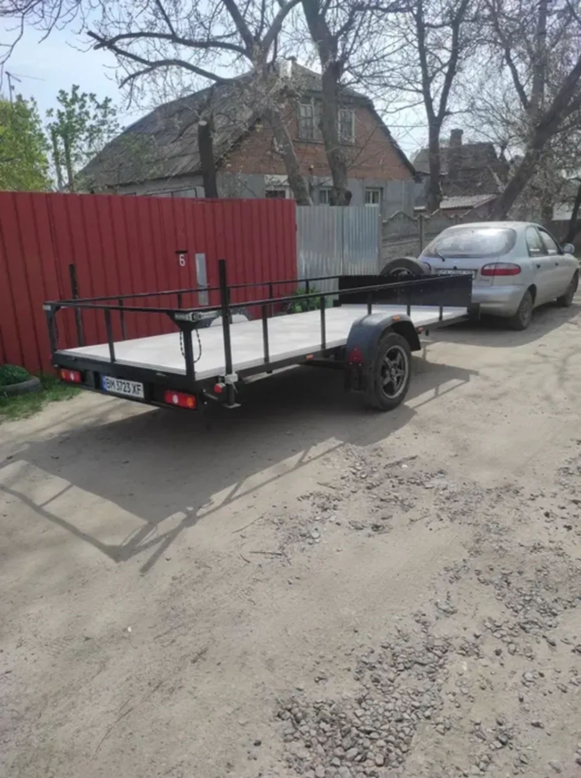 Легковий причеп 4 м для перевезення вантажів