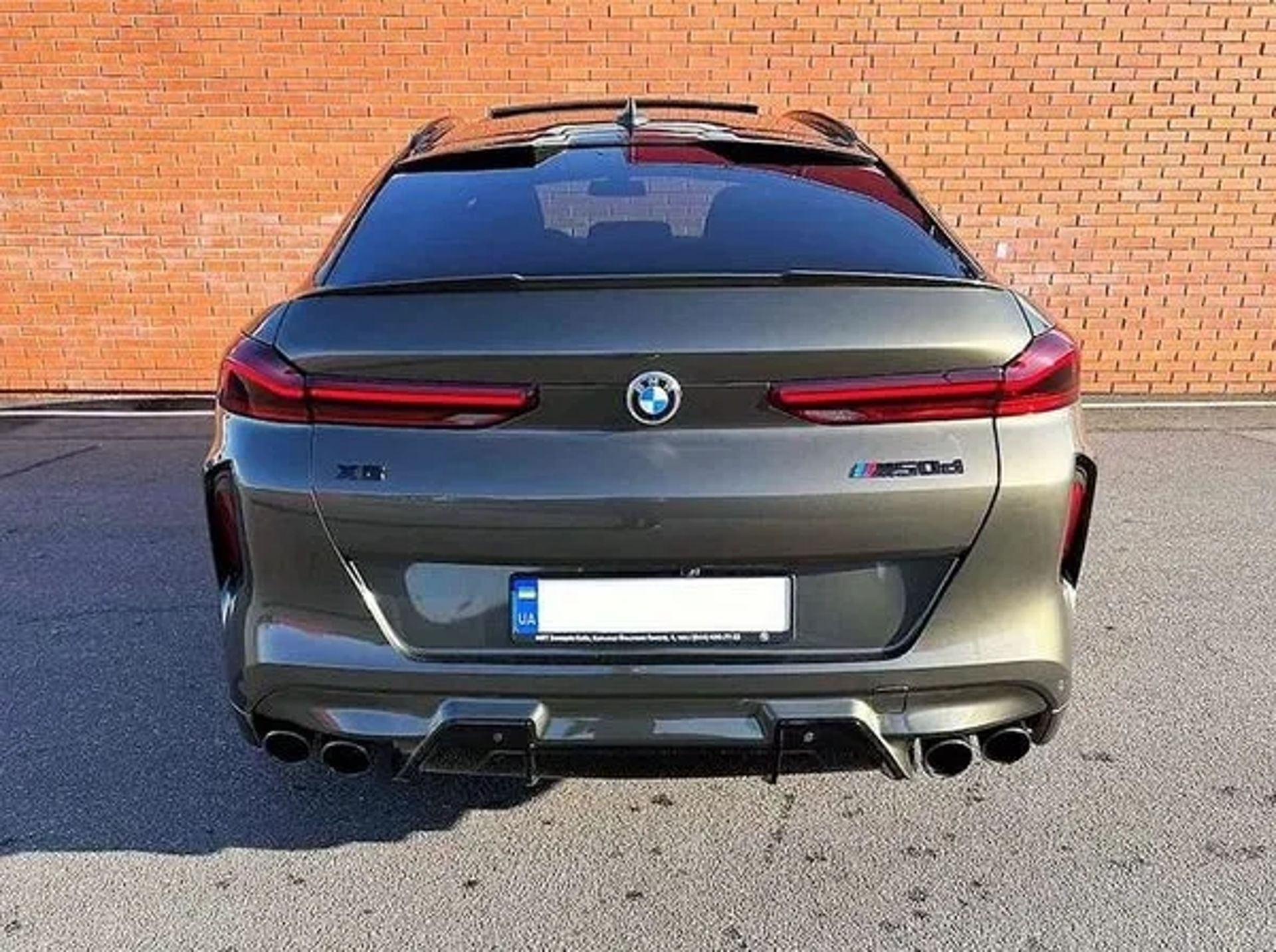 107 Позашляховик BMW X6 M50d
