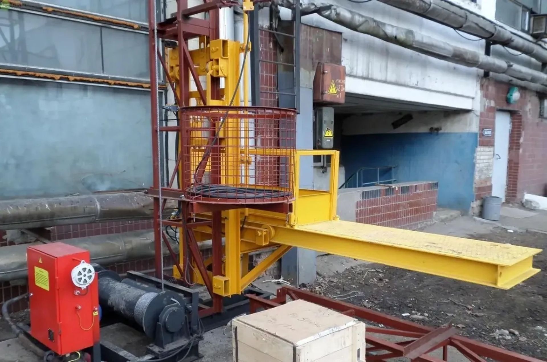 Підіймач ПМГ для вертикального підйому будівельних матеріалів