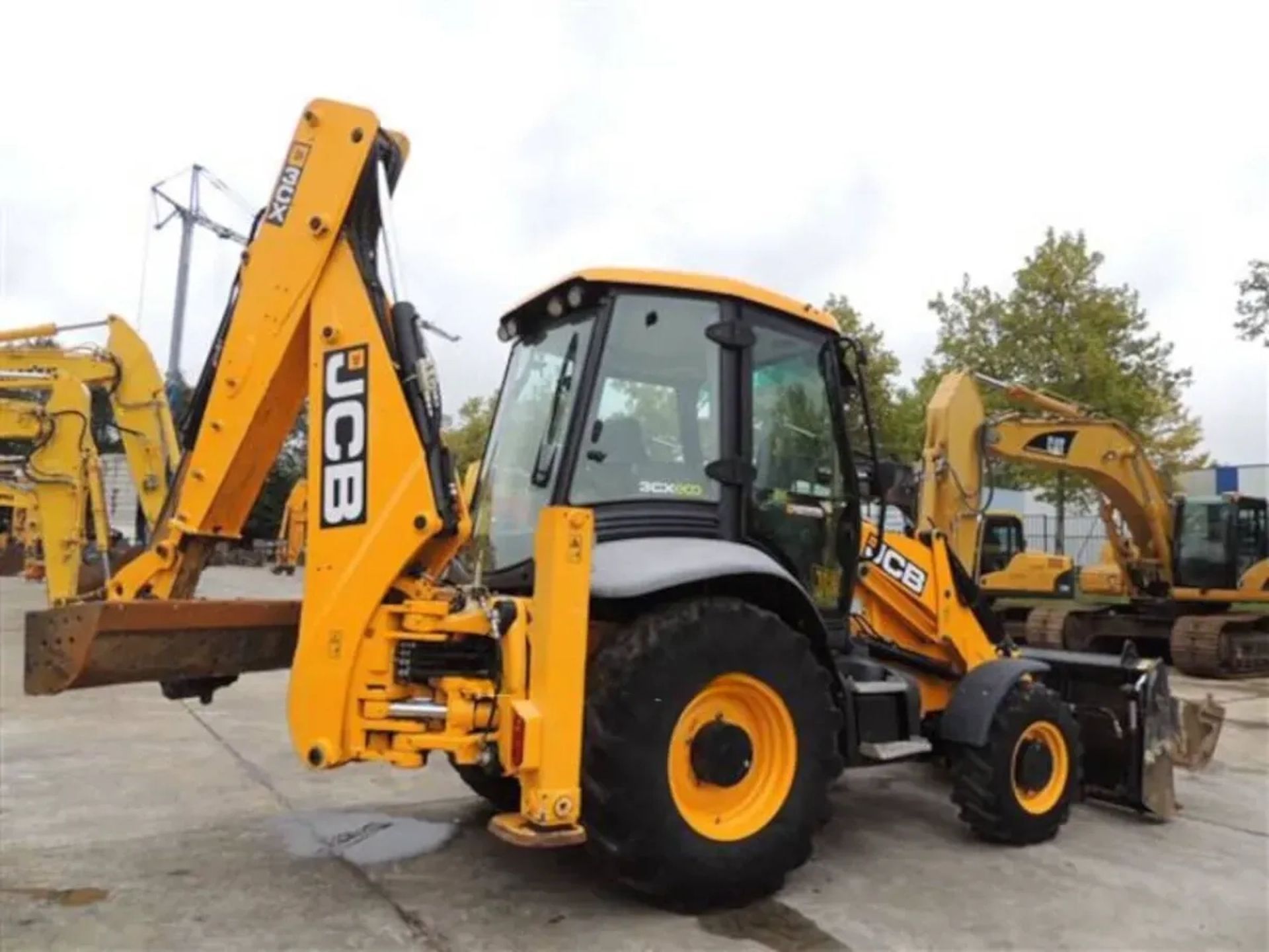 Екскаватор-навантажувач JCB 3CX
