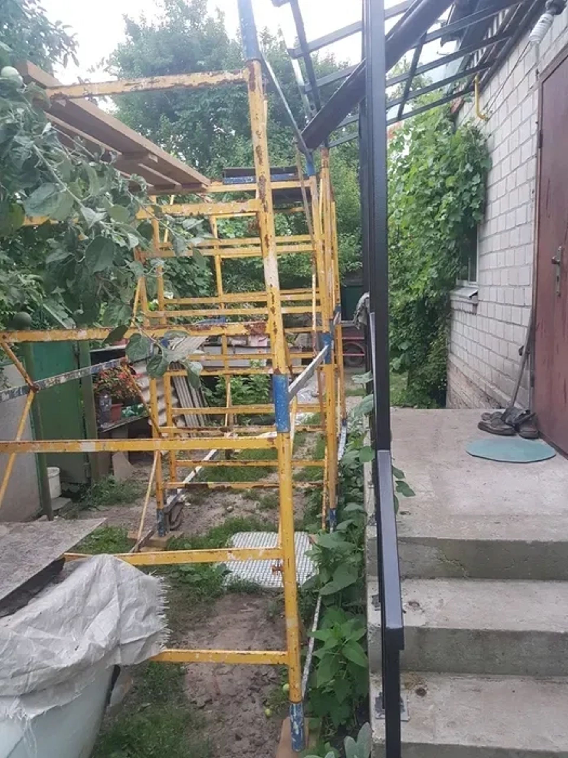 Будівельні ліси (вишка туру)