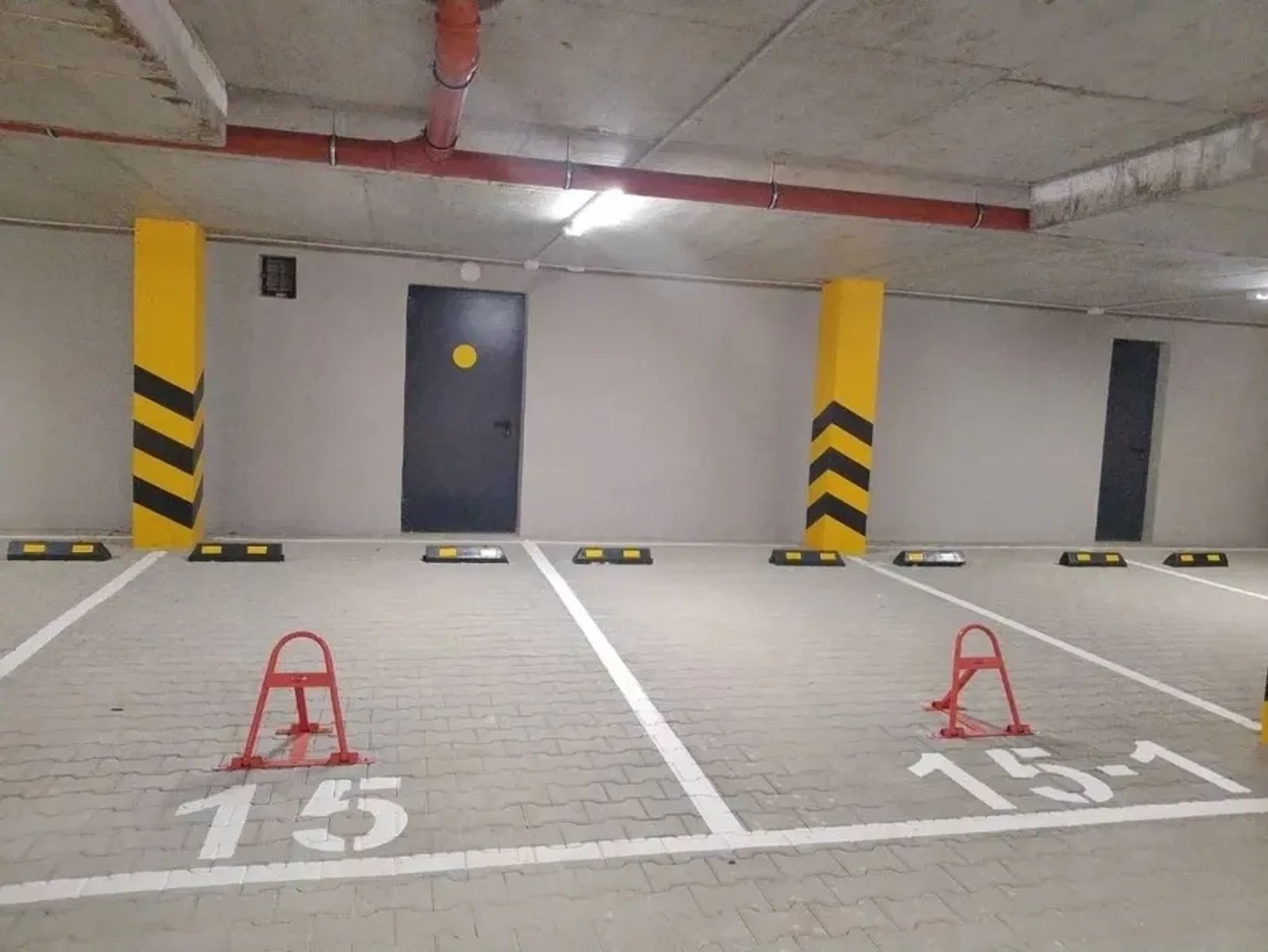 Паркомісце в новобудові Park Estate