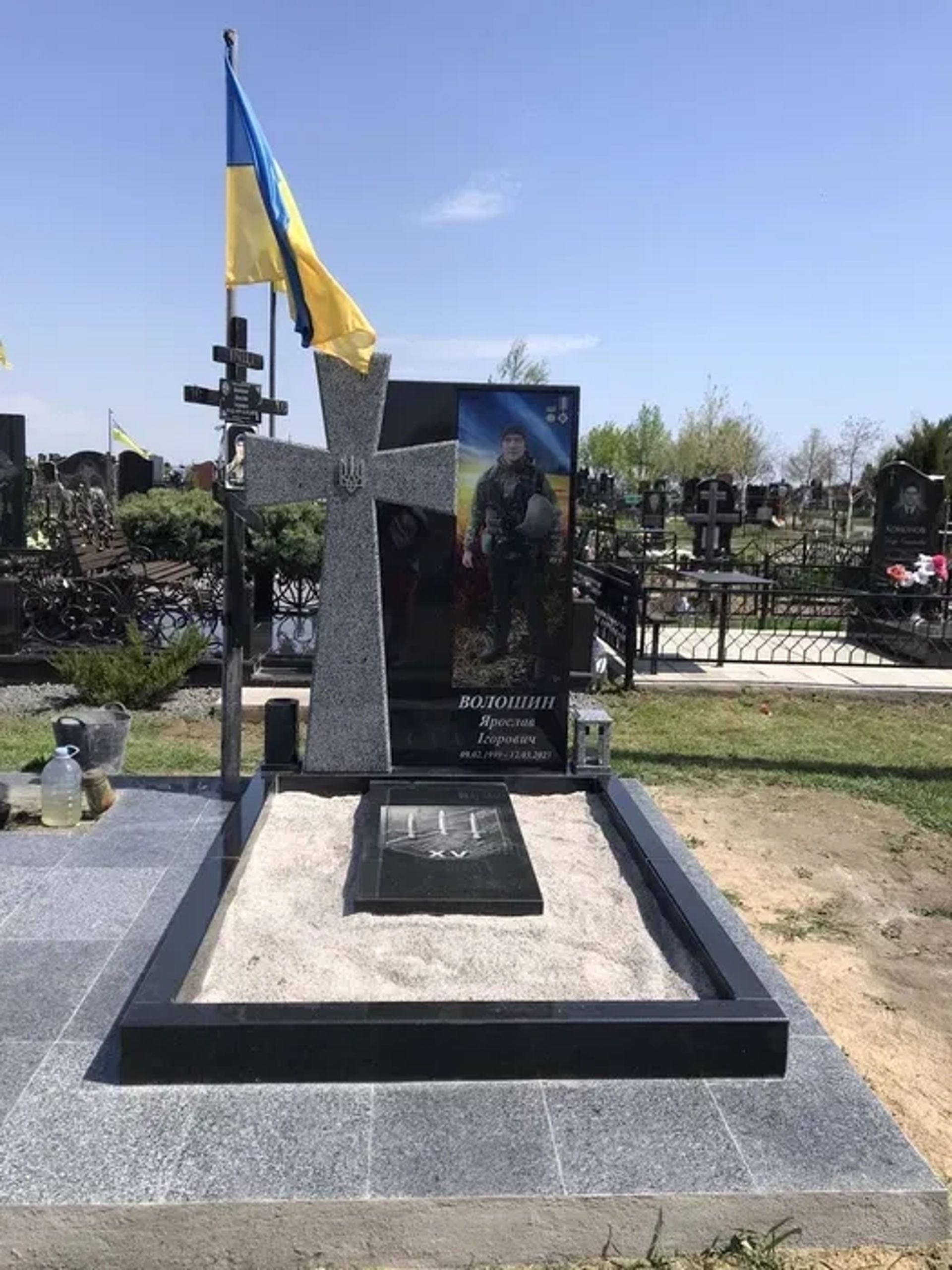 Якісне виготовлення та встановлення пам'ятникиків.