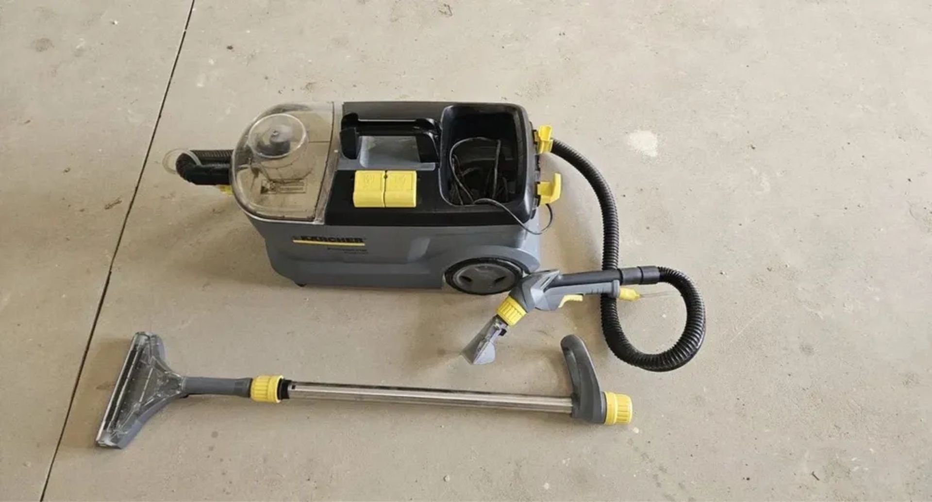 Миючий пилосос Karcher puzzi 10/1