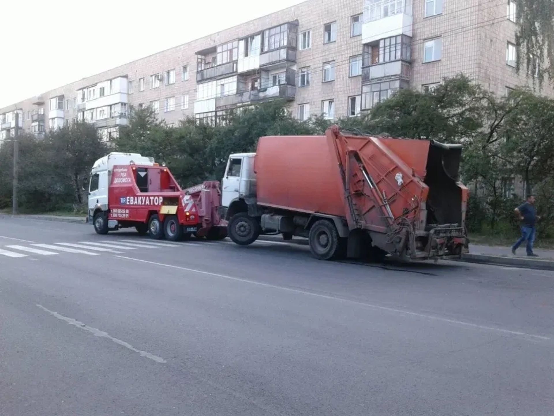 Вантажний евакуатор типу TIR на базі шасі DAF