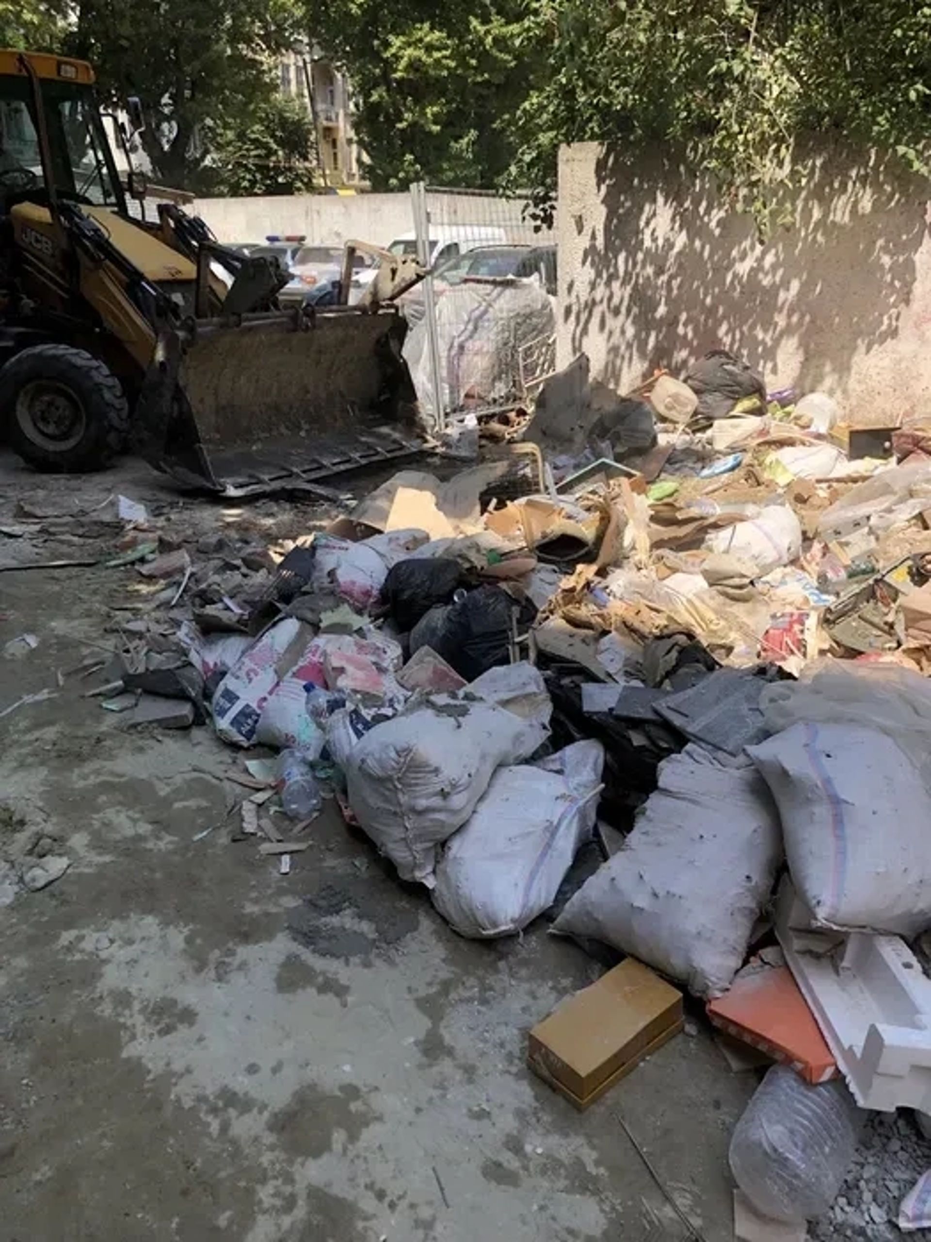 Самоскид КАМАЗ-5511 для перевезення вантажів та вивезення відходів