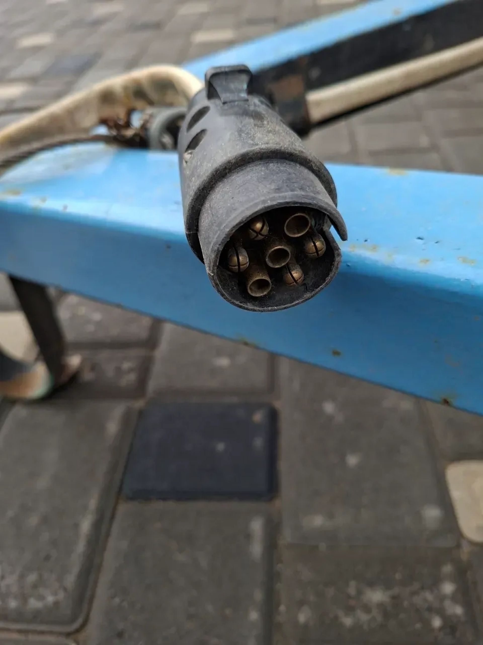 Причеп вантажопідйомність 750 кг.