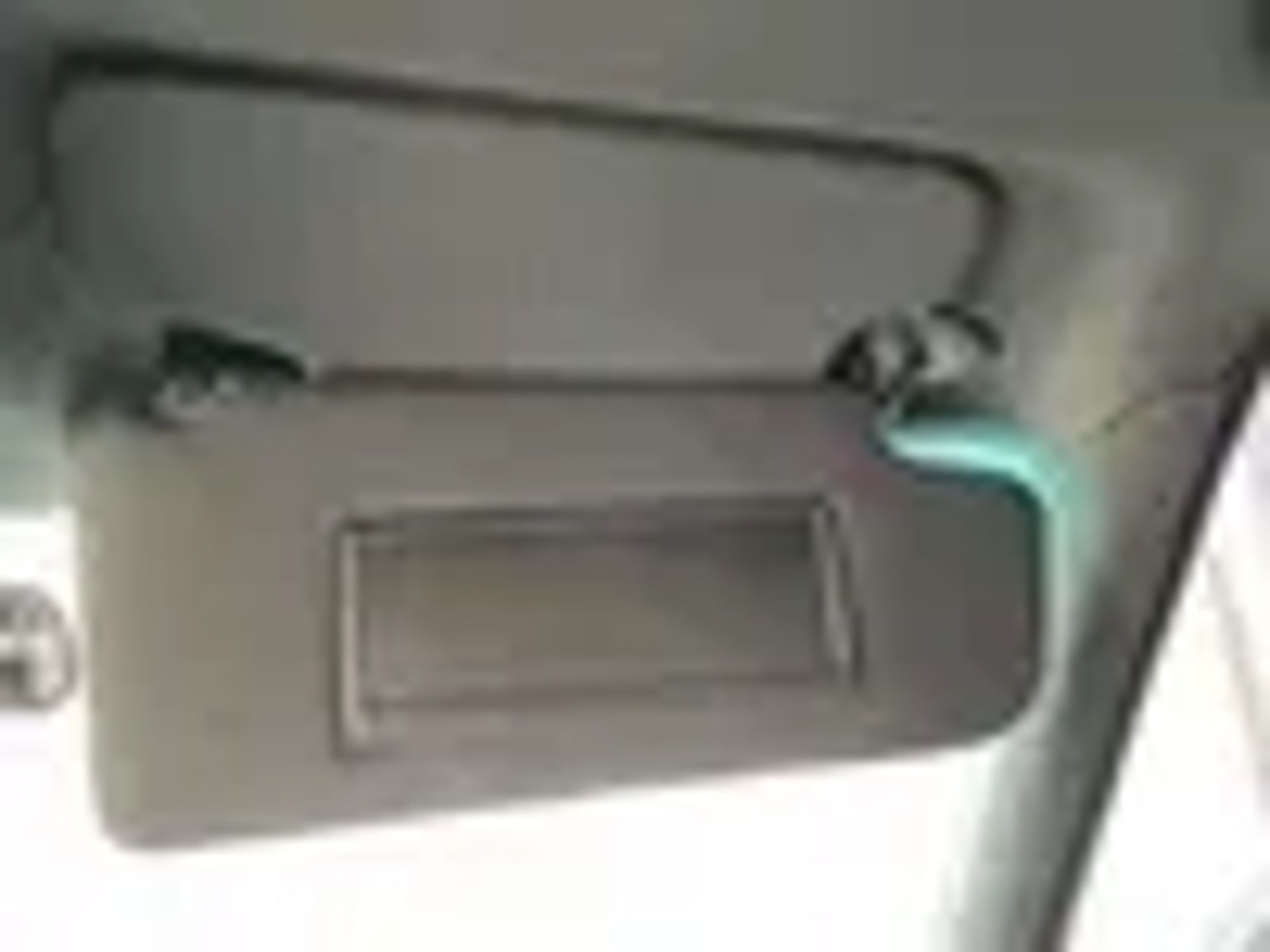 Перетяжка потолка автомобіля — відновлення та оновлення салону