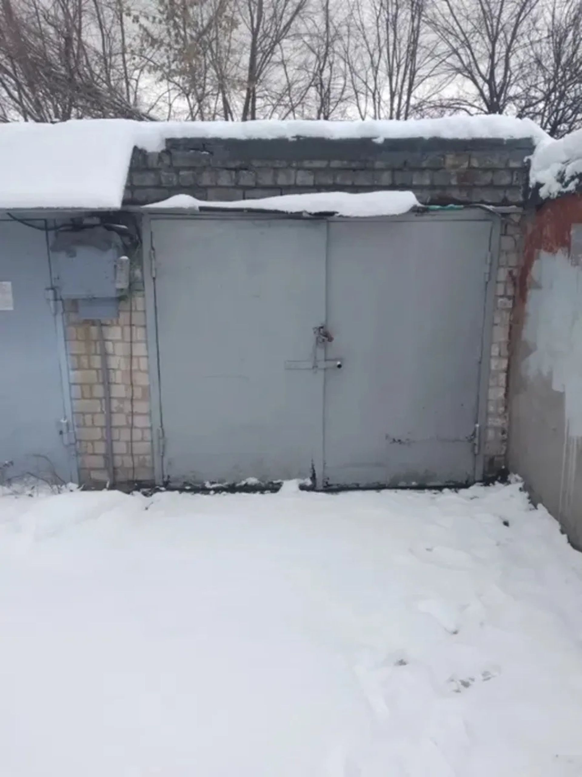 Цегляний гараж: підійде під авто або зберігання речей