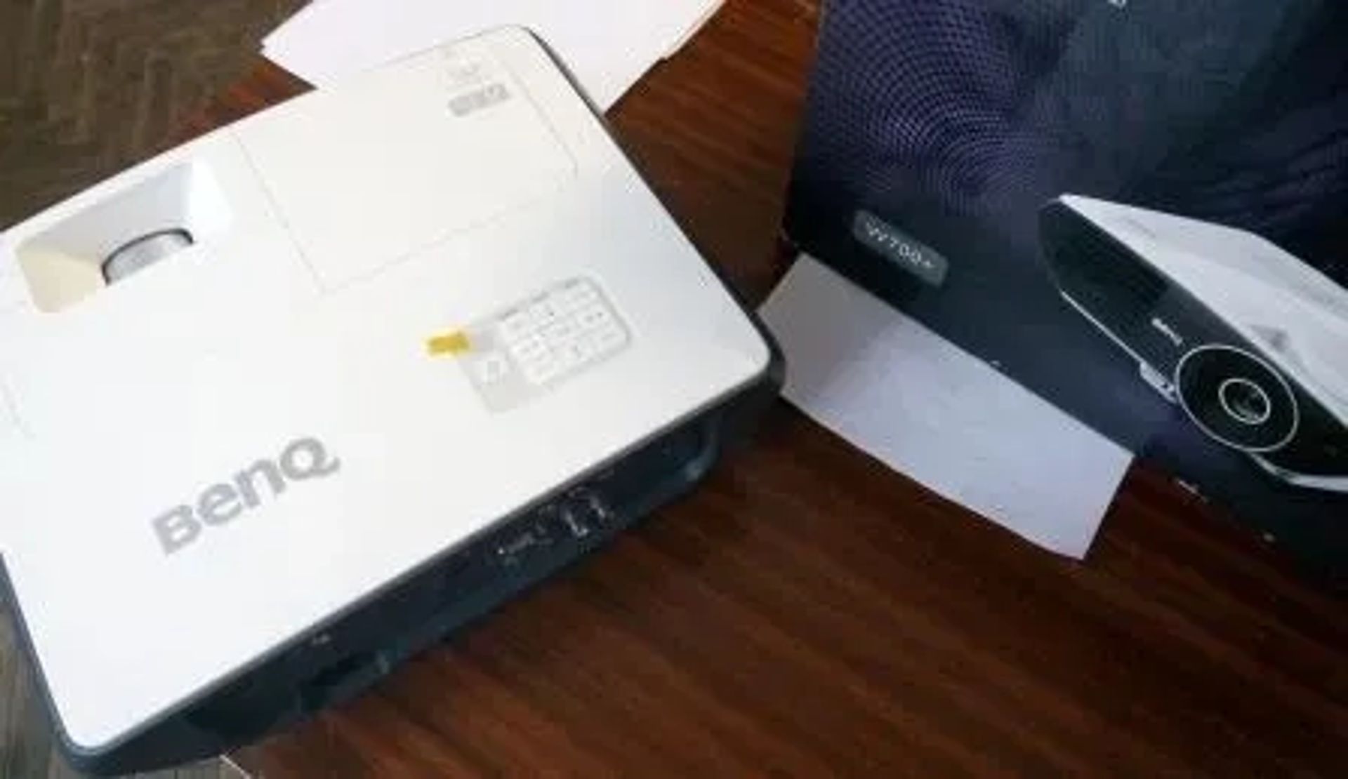 BenQ W700+: проектор на ваше свято
