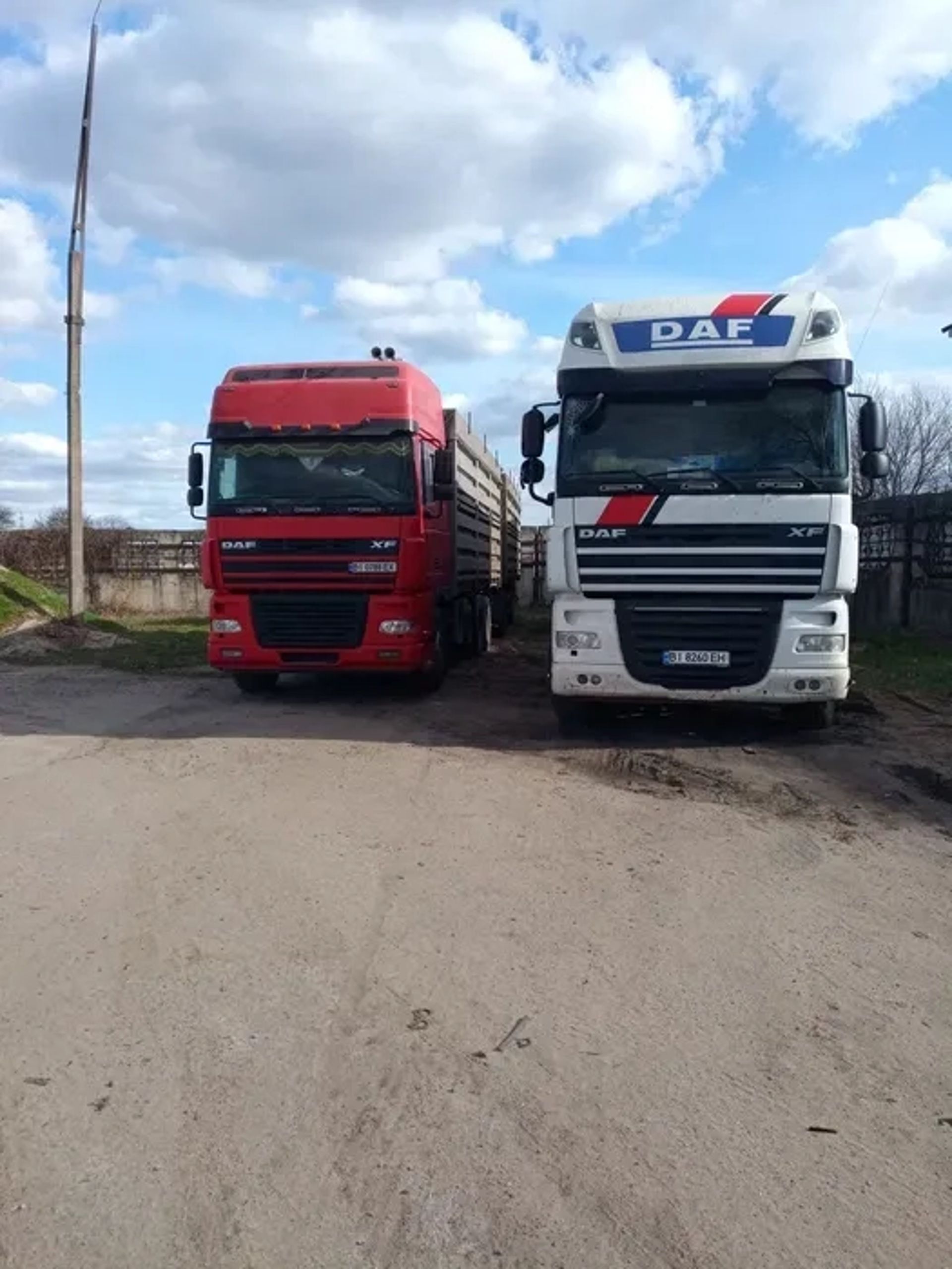 Послуги самоскида, зерновоза. Перевезення сипучих вантажів.