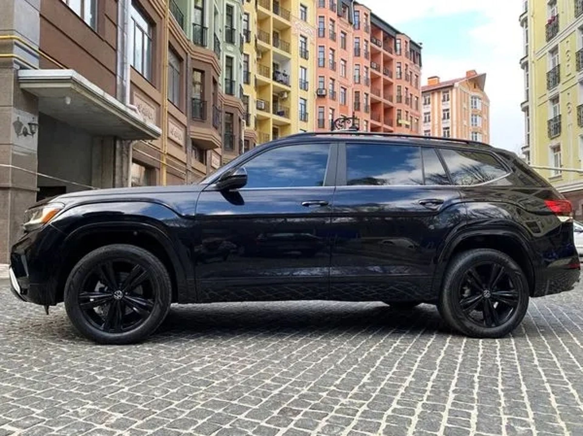 201 Джип Volkswagen Atlas для трансферу в Європу Варшава Краків Кишинів