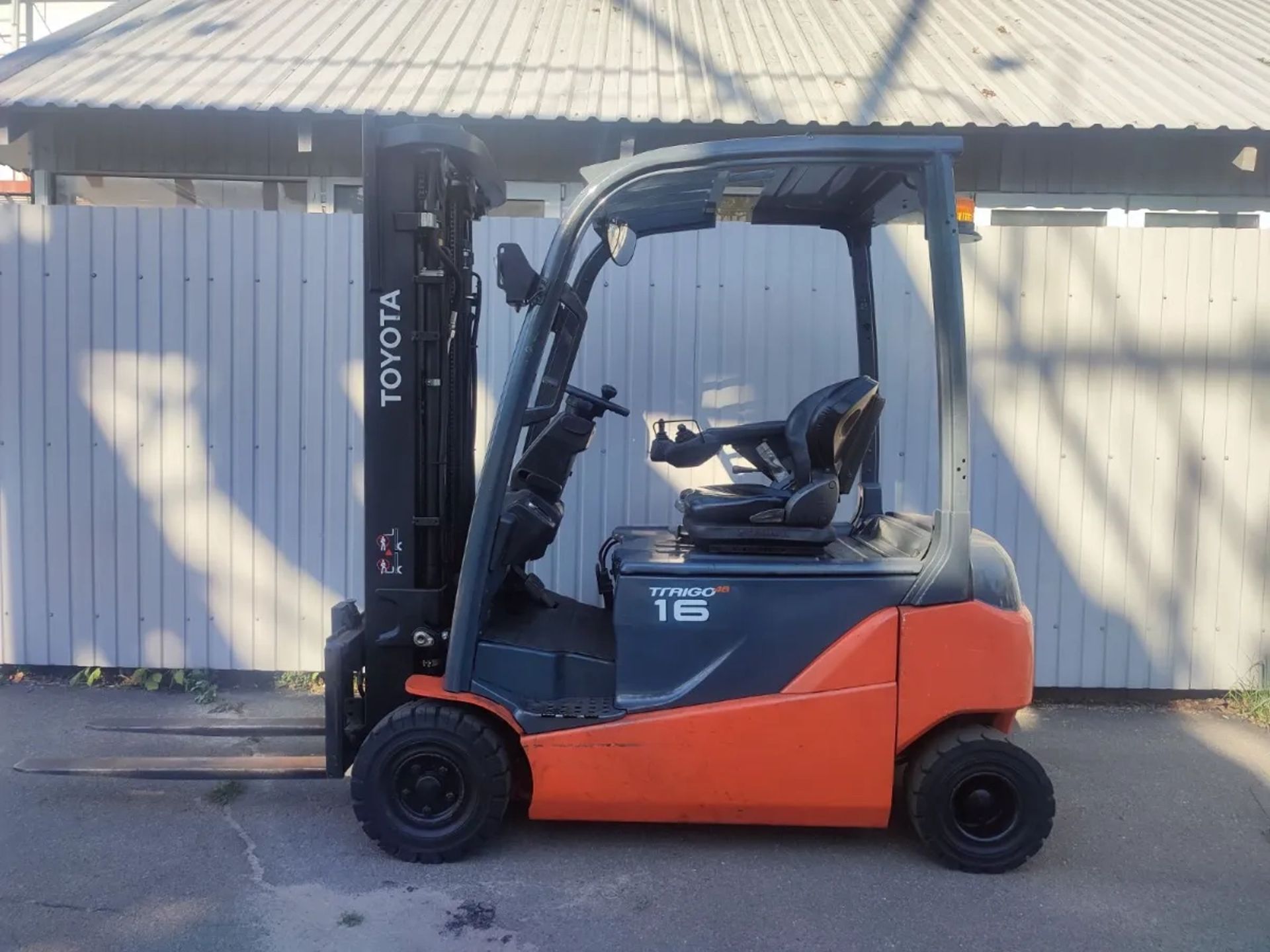 Навантажувач TOYOTA 8FBM16T