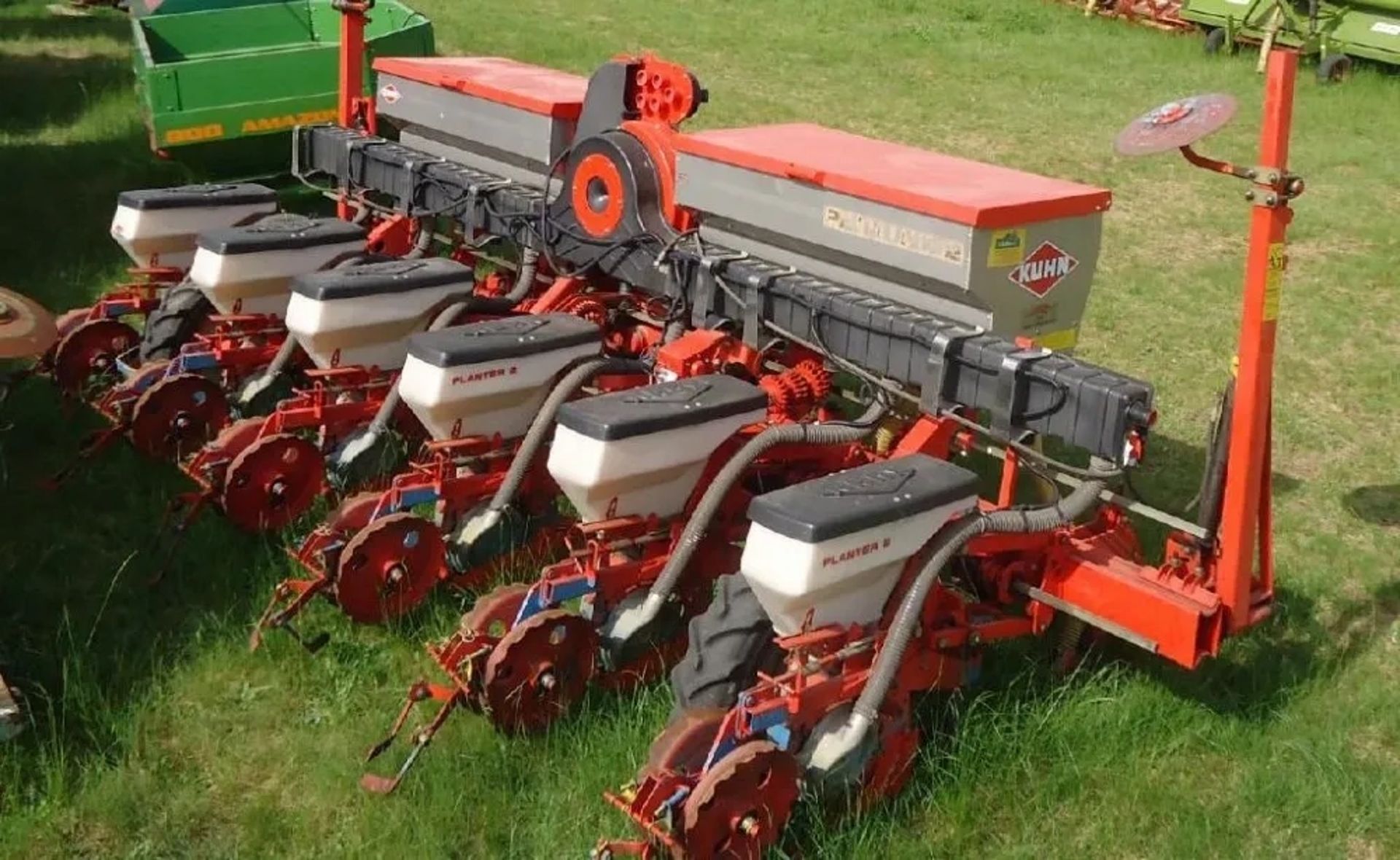 Професійна сівалка KUHN (641).