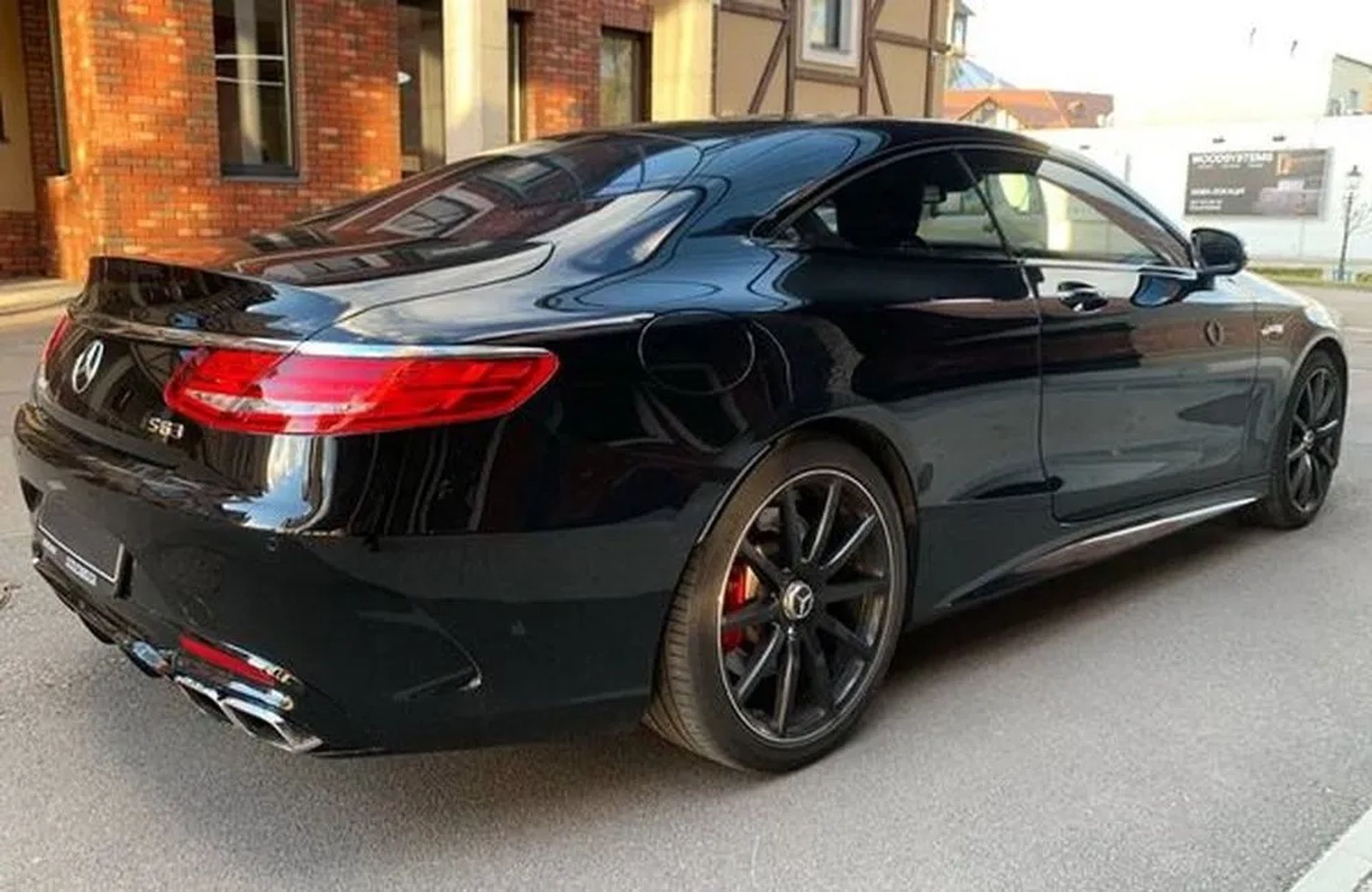 066 Mercedes-Benz W217 S560 AMG Coupe