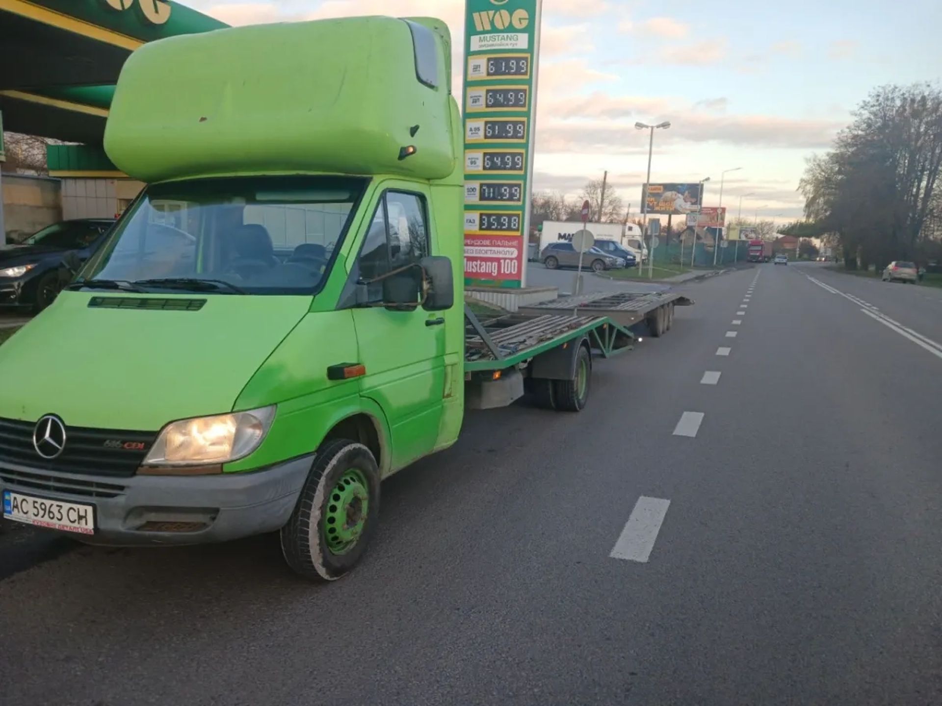 Евакуатор для всіх типів авто та спецтехніки