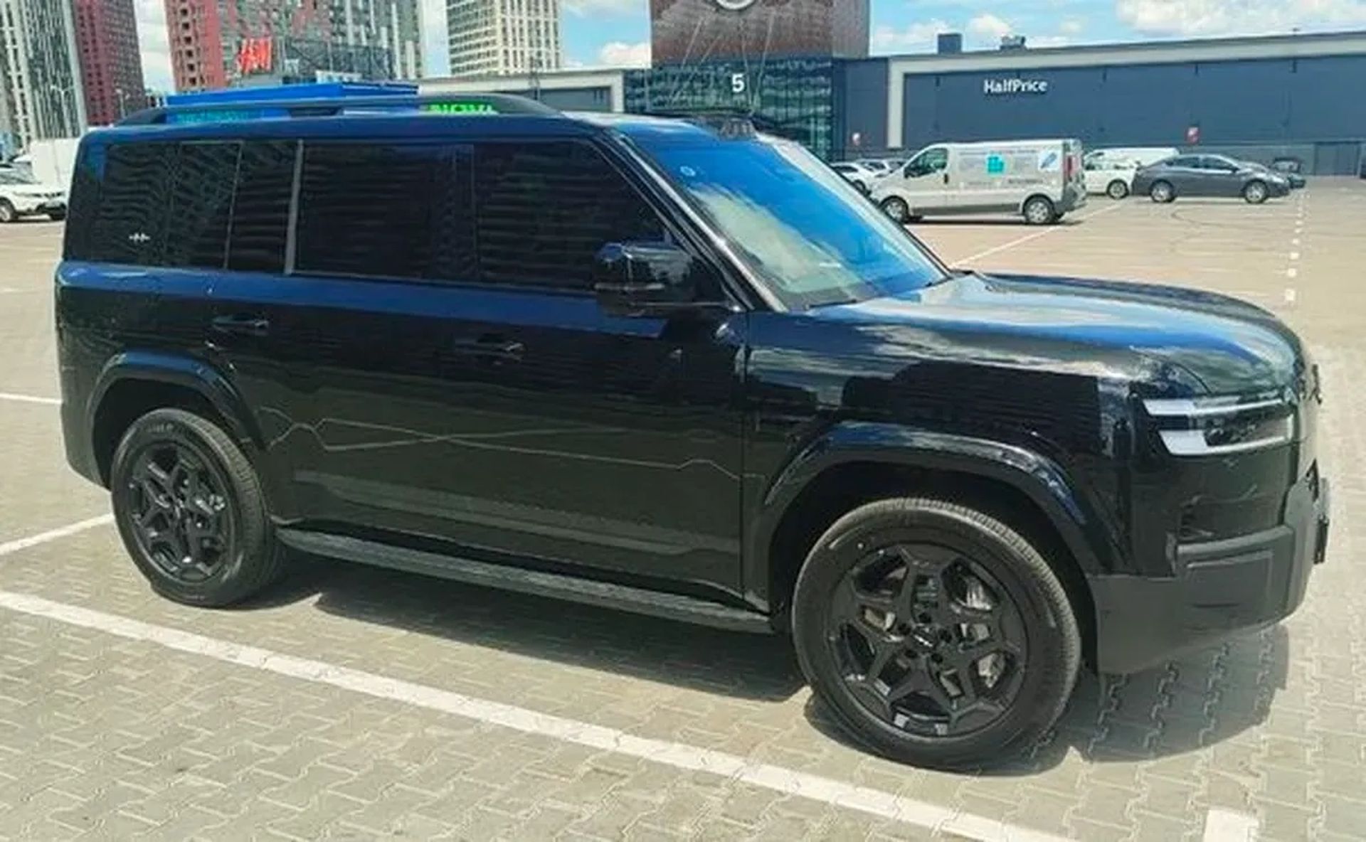 396 BYD Leopard електро позашляховик на весілля з водієм