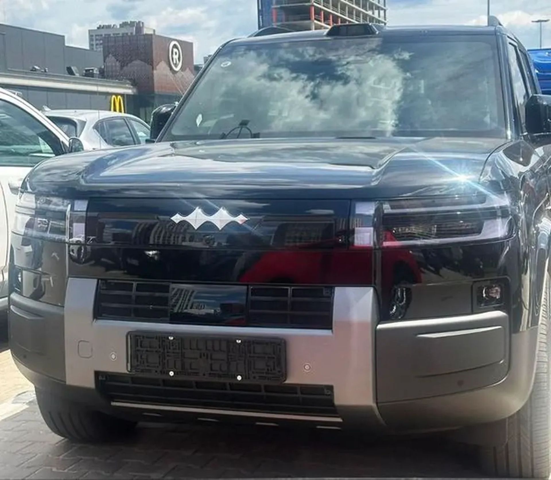 396 BYD Leopard електро позашляховик на весілля з водієм