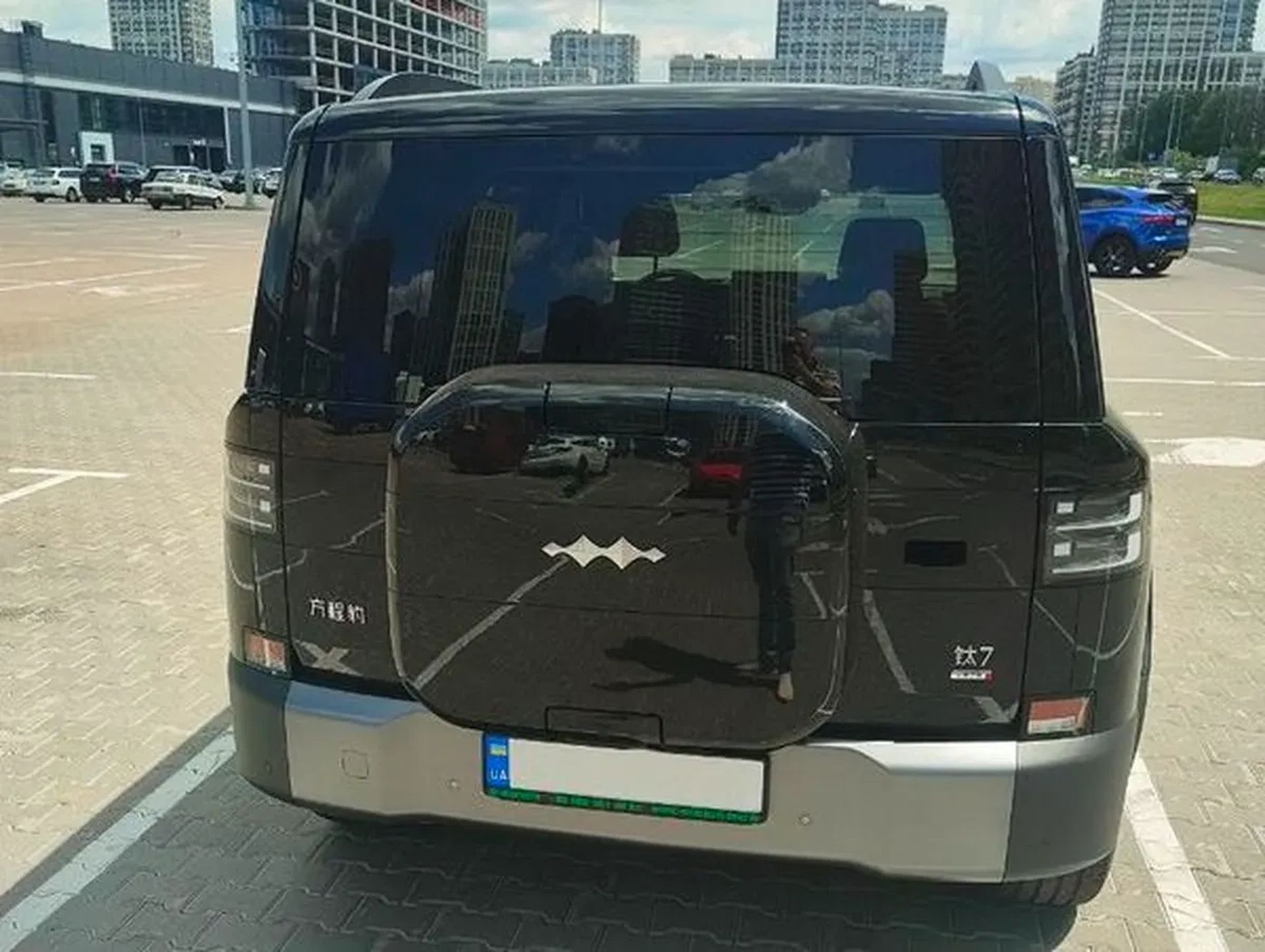 396 BYD Leopard електро позашляховик на весілля з водієм