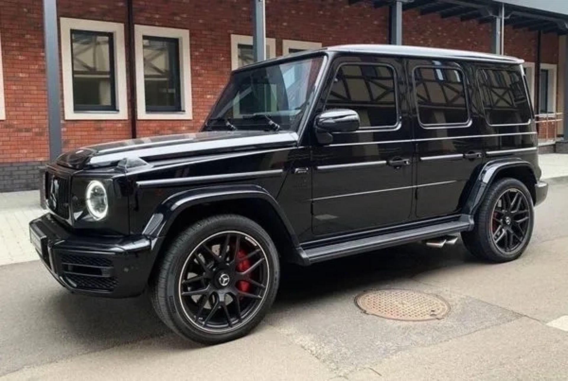 192 Гелік без водія — Mercedes-Benz G63 AMG замовити