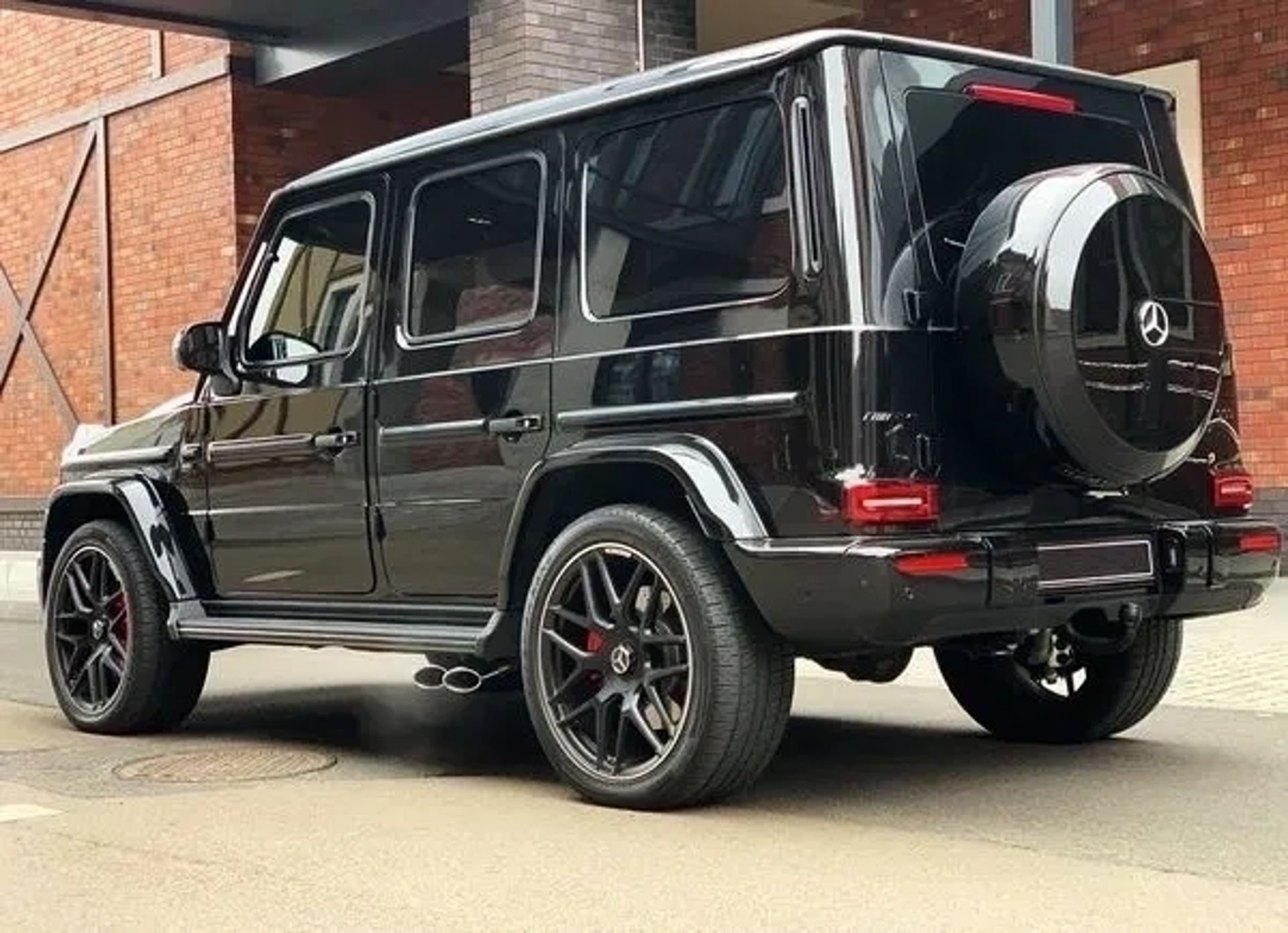 192 Гелік без водія — Mercedes-Benz G63 AMG замовити