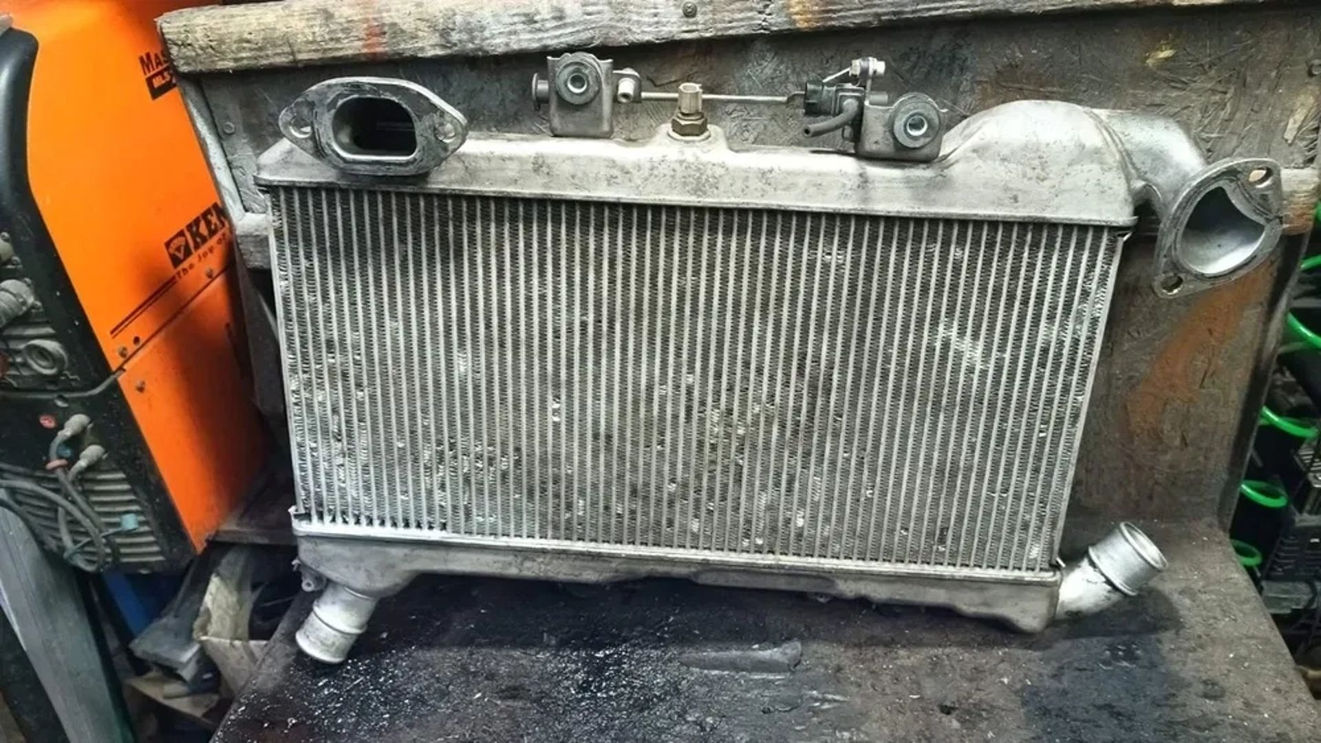 СТО. Ремонт інтеркулера Land Cruiser 200