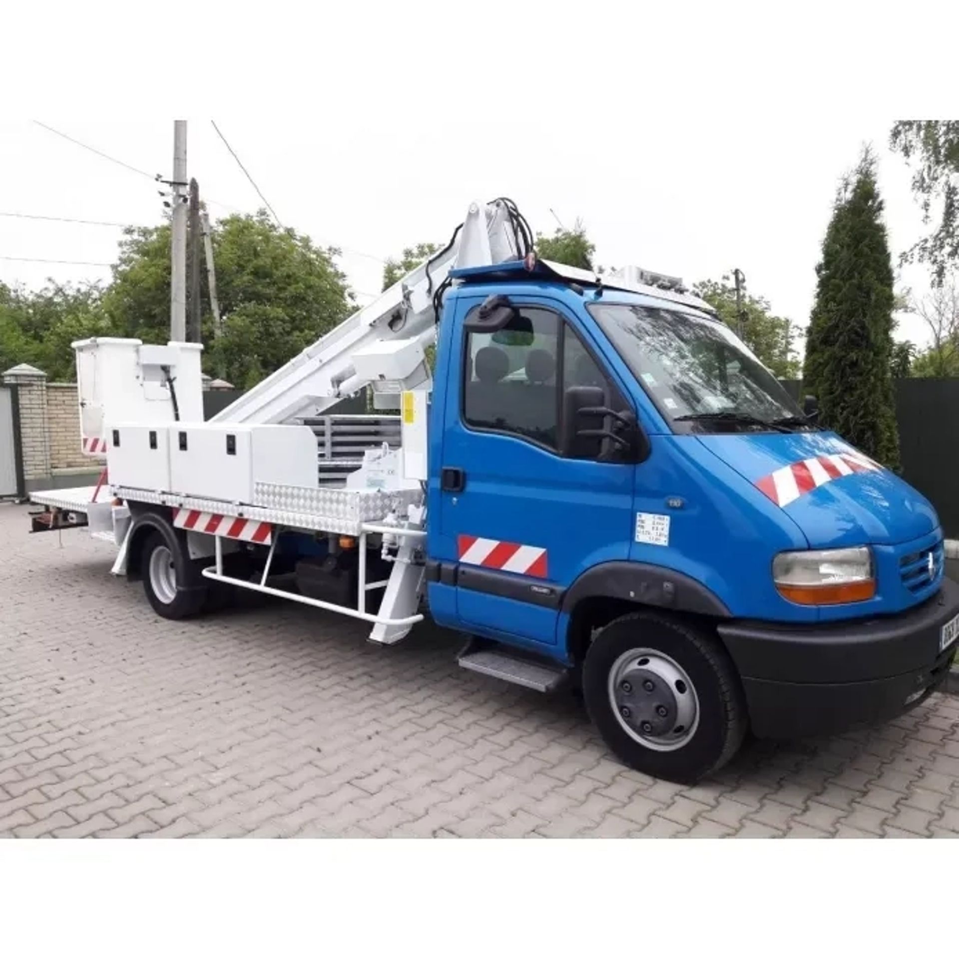 Автовишка 18м Renault Mascott телескопічна
