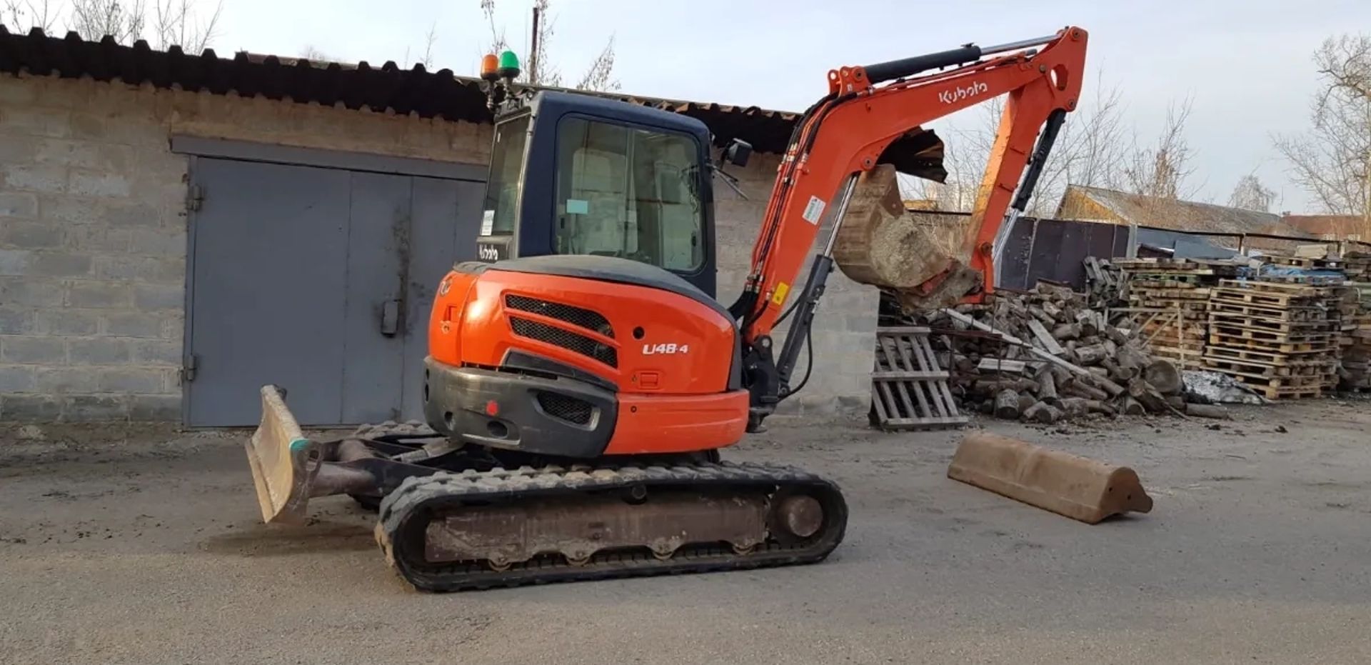 CAT 246B універсальний міні навантажувач
