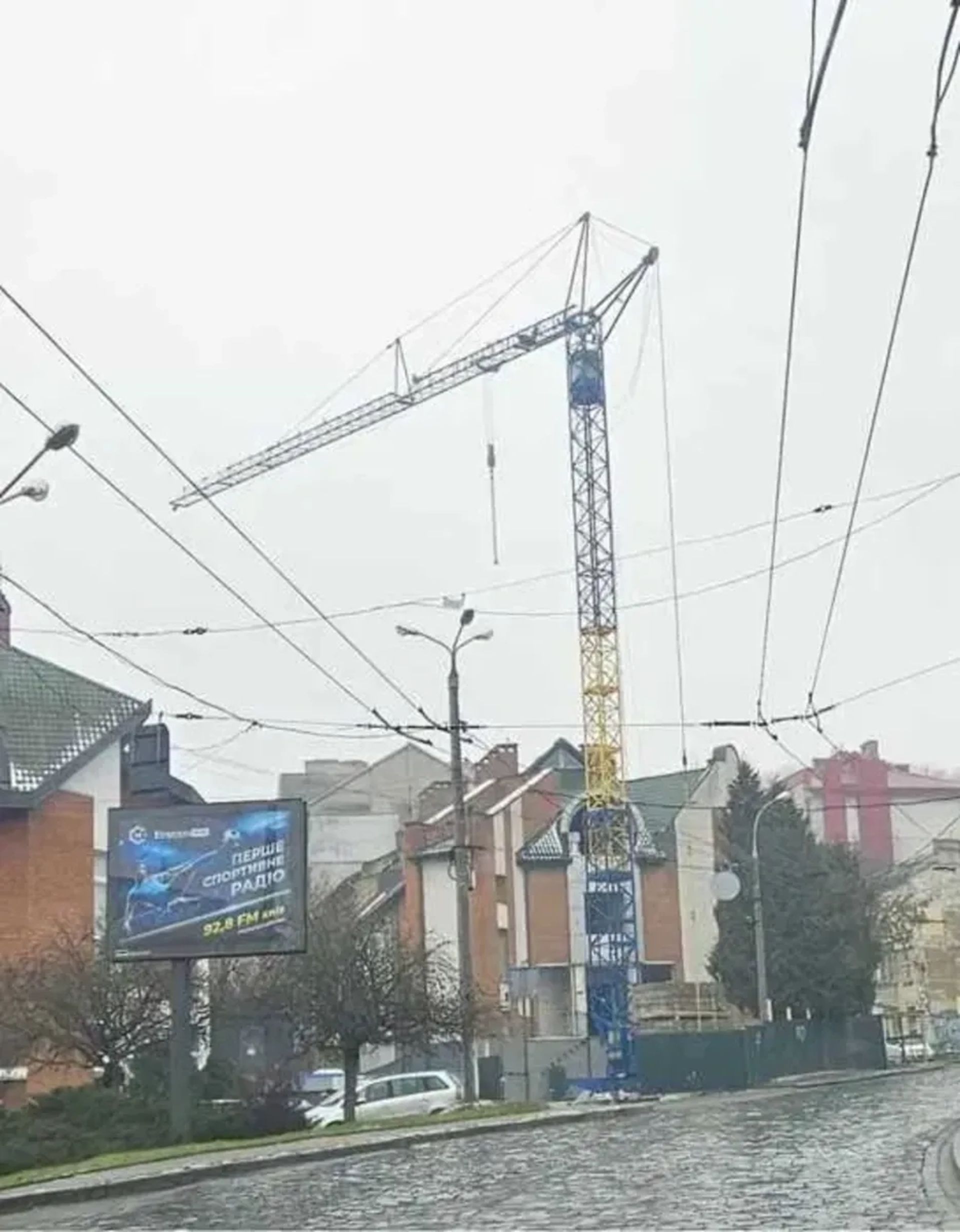 Баштовий кран Liebherr 48K для вантажно-розвантажувальних робіт