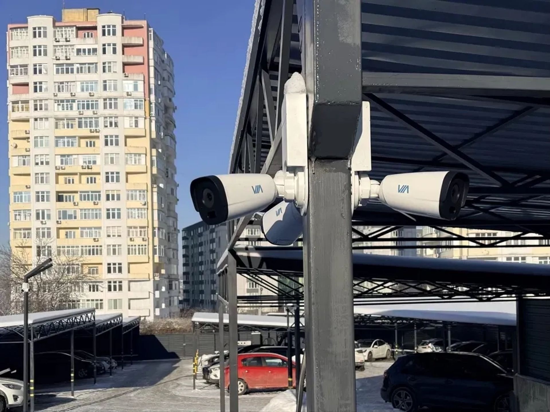 Паркомісце в новому кооперативі на закритій охоронюваній території