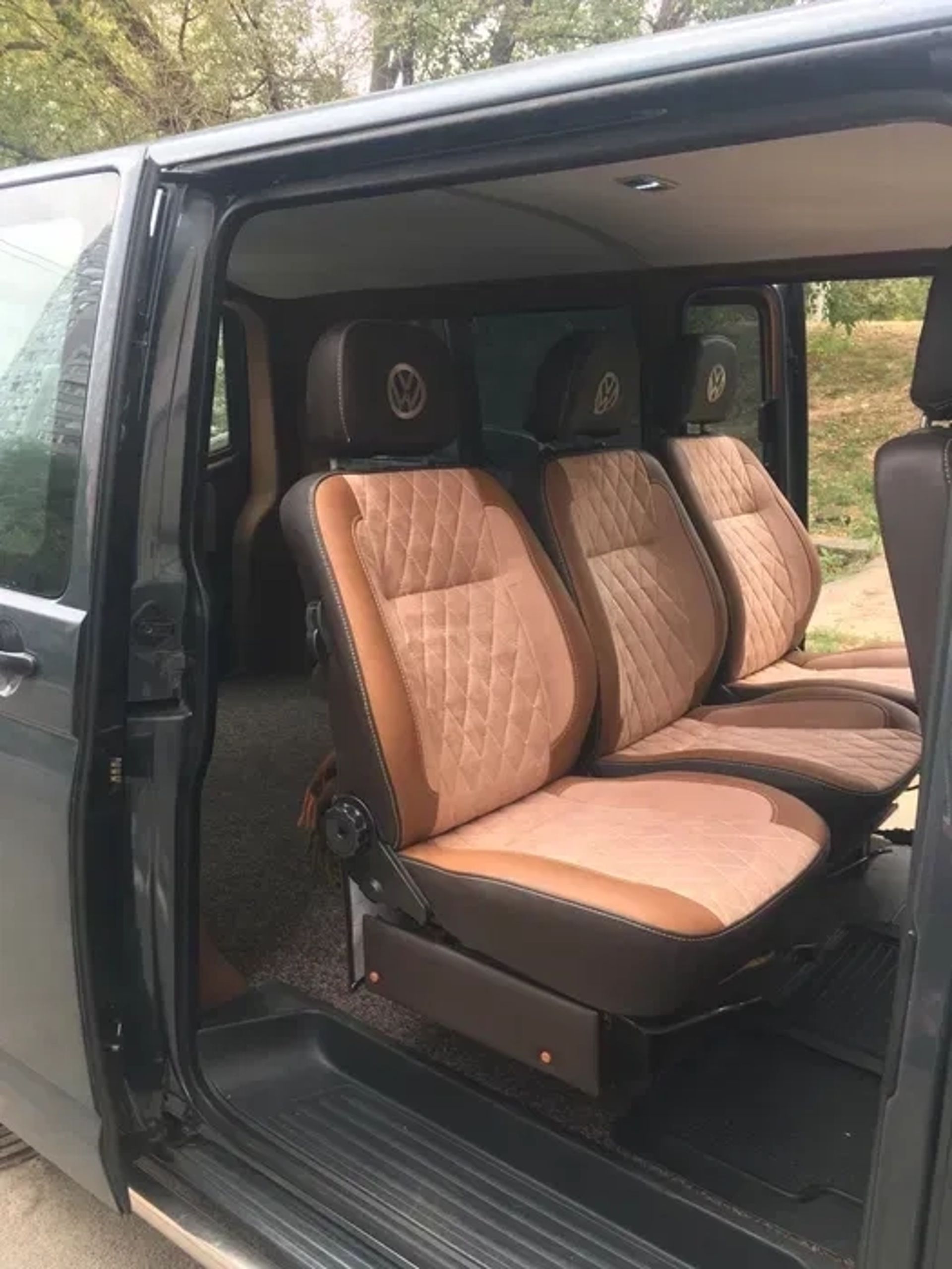 Мікроавтобус Volkswagen Transporter (4 місця)