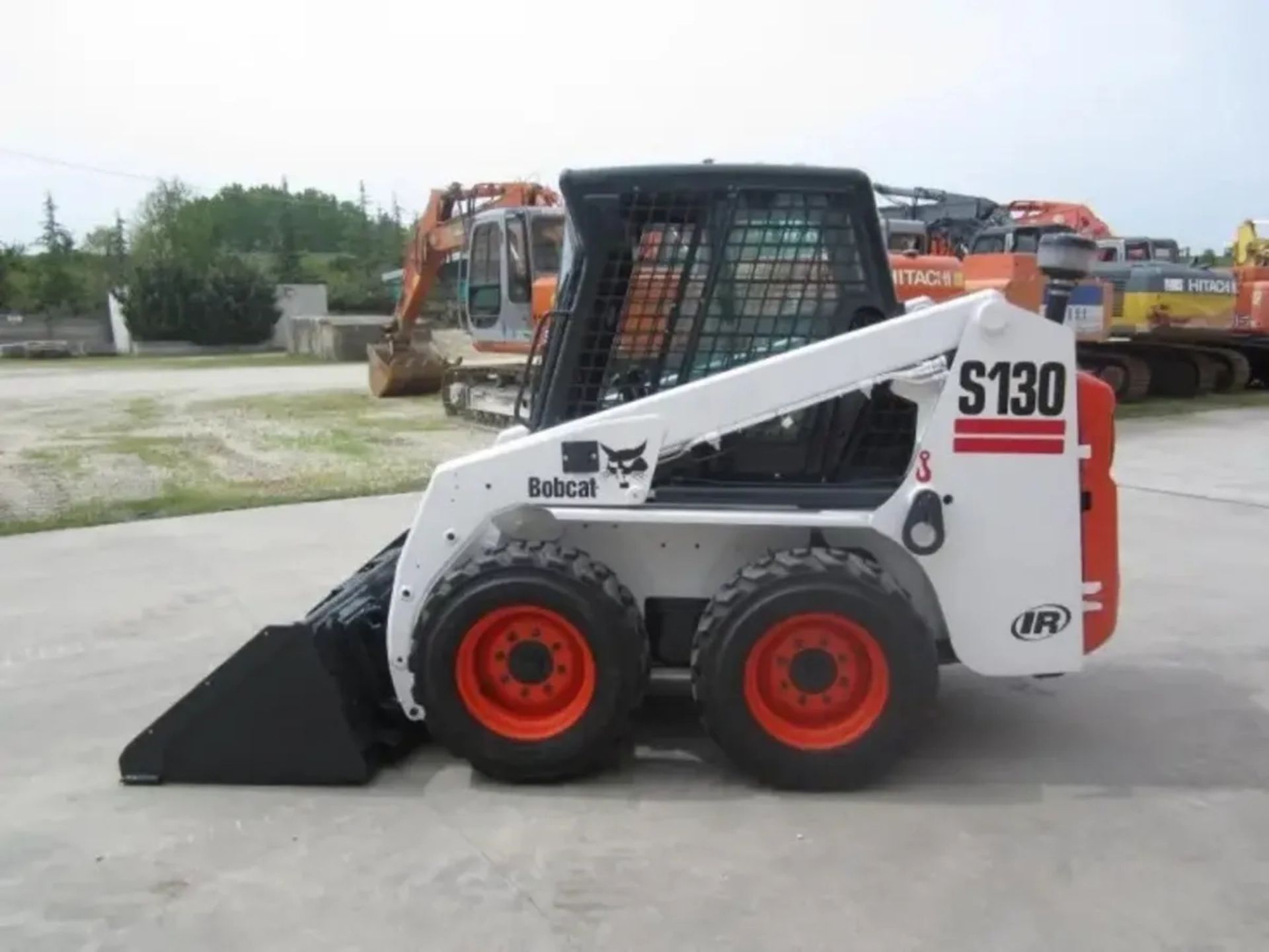 Міні навантажувач типу Бобкет (Bobcat) S130.