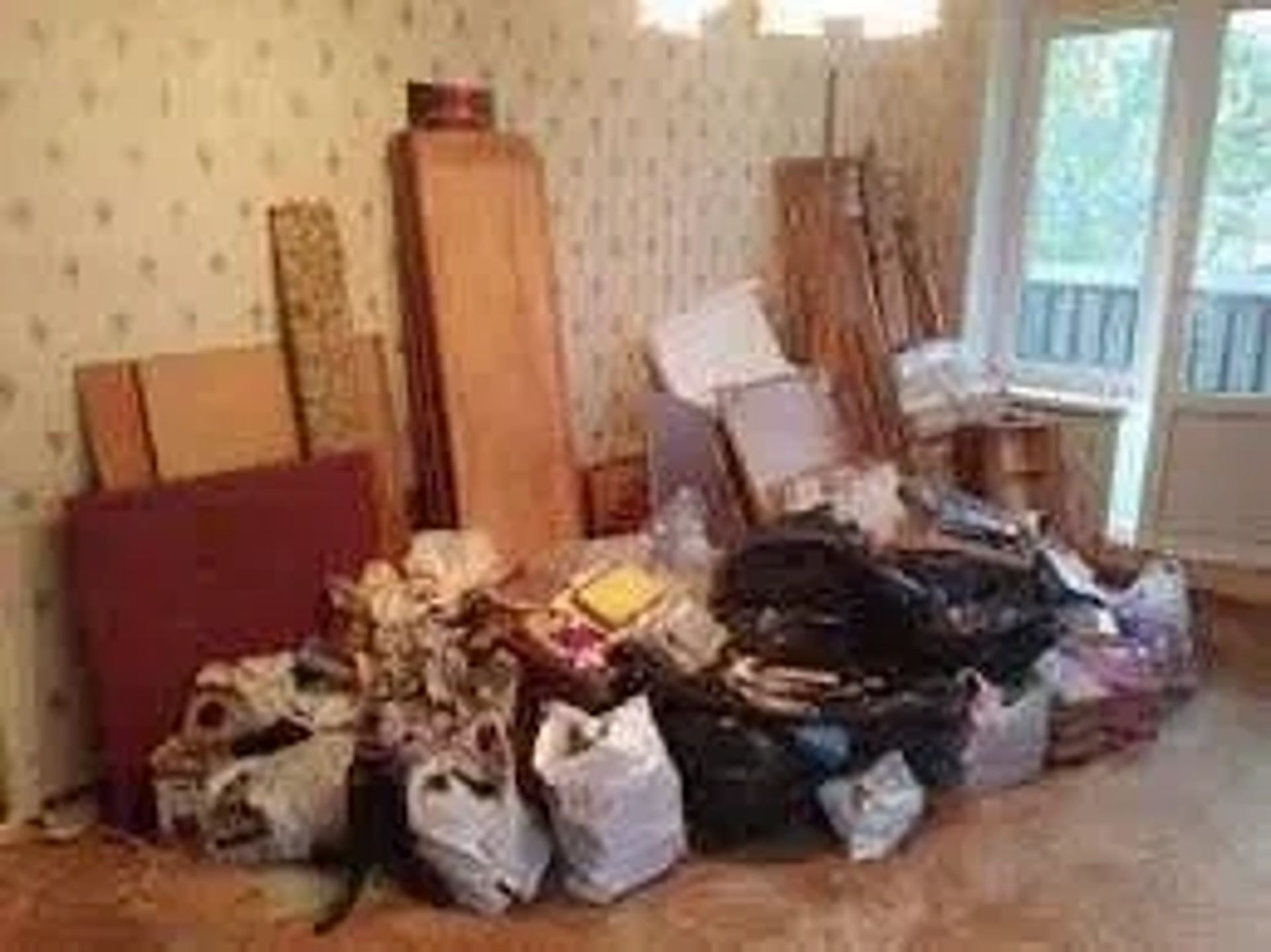 Вантажоперевезення/Вивезення старих меблів, речей, балконів, різного сміття/ВАНТАЖНИКИ
