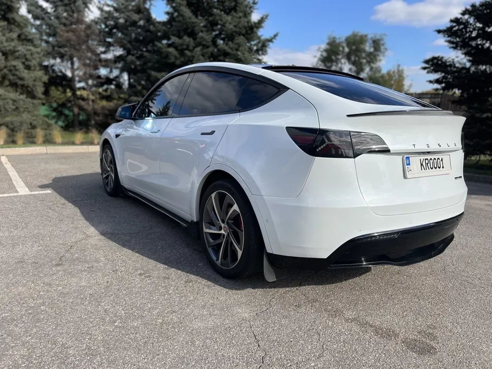 Авто на ваше свято Tesla MY