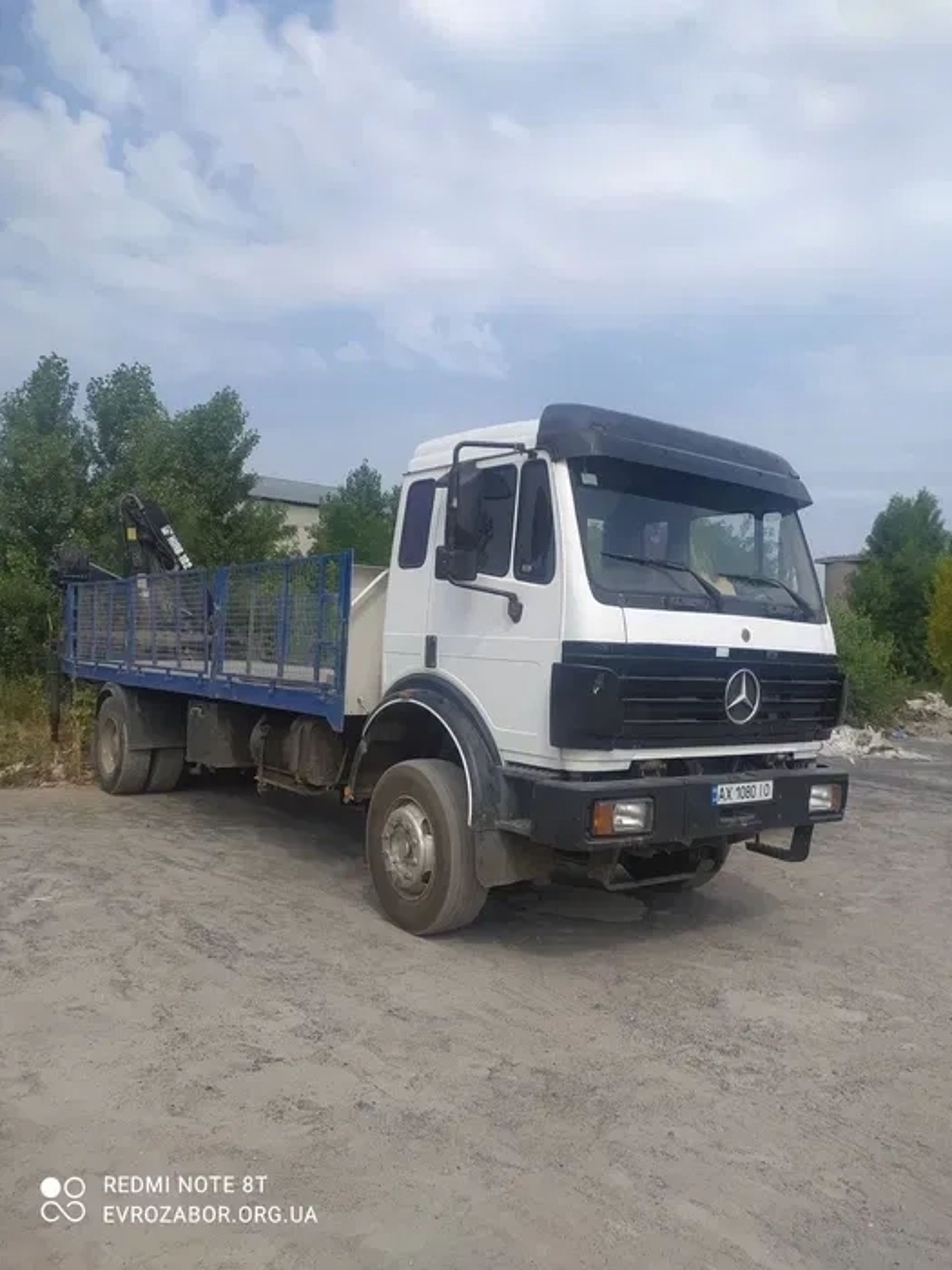 Бортовий кран-маніпулятор Mercedes-Benz SK (15 тонн)