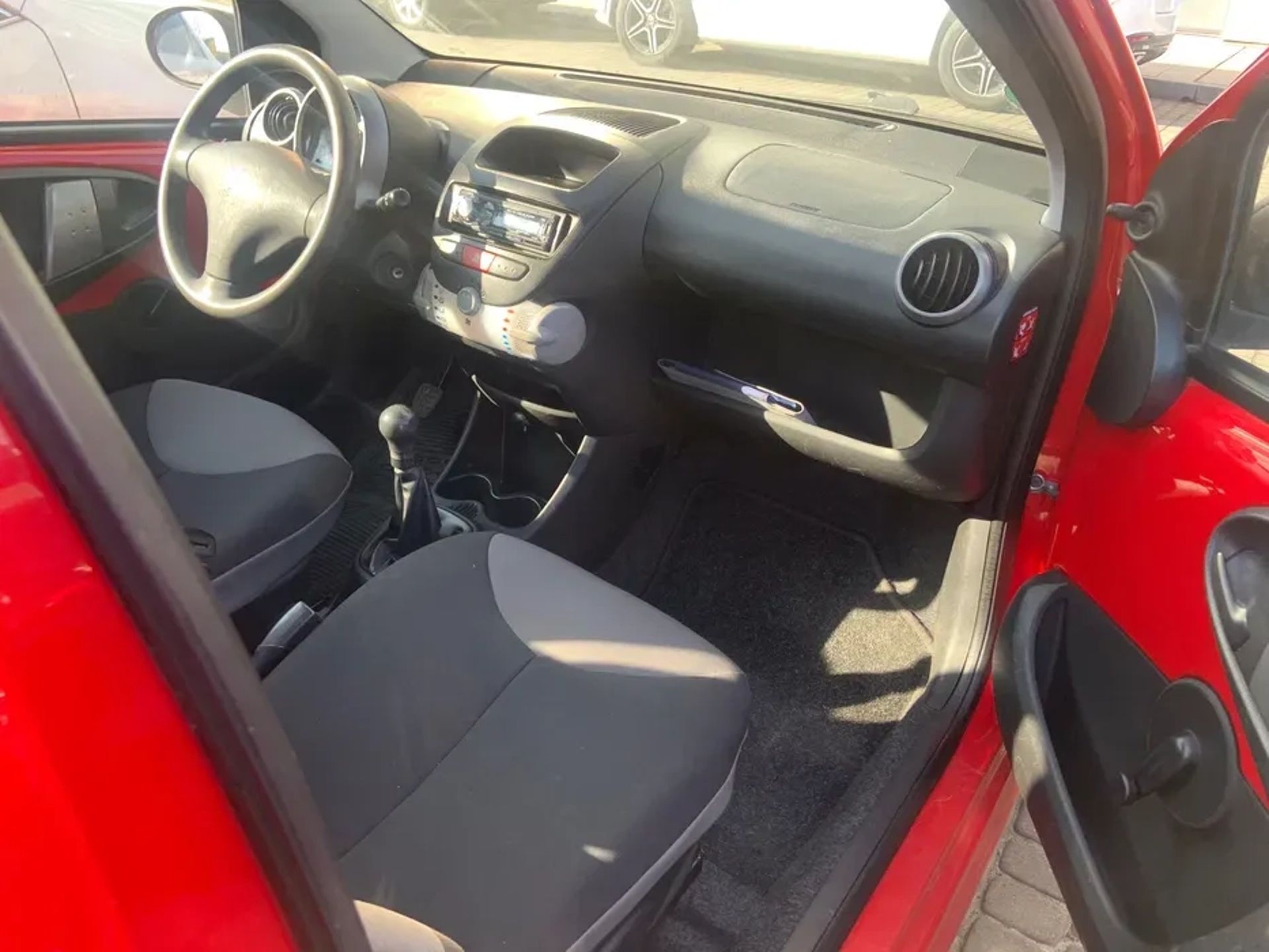 Авто Peugeot 107