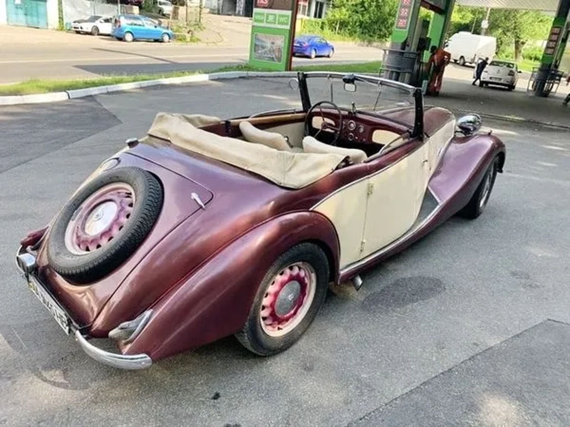 197 Ретро кабріолет на весілля зйомки Fiat Topolino