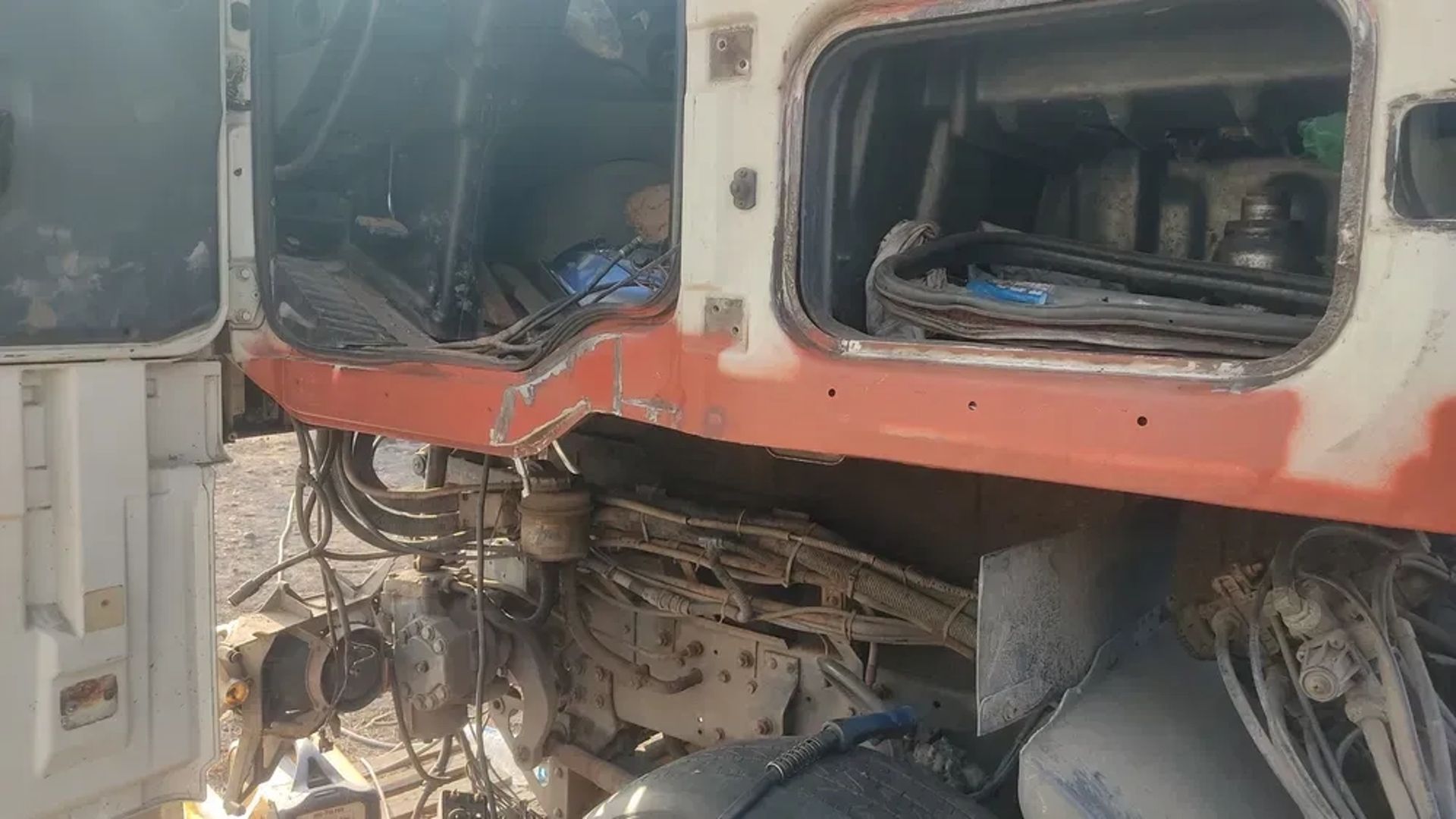 СТО вантажне TIR зварювальні малярні роботи