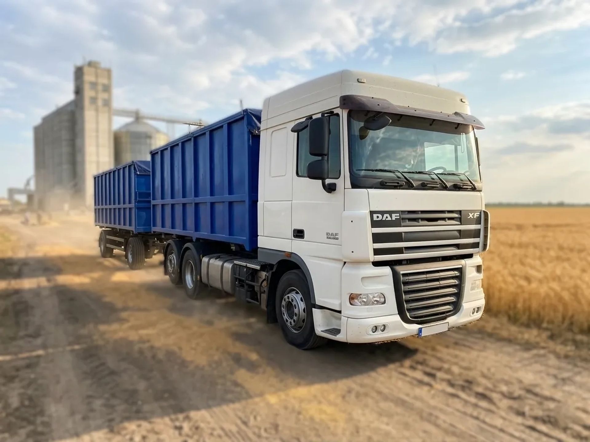 Зерновоз DAF105 для перевезення зернових культур